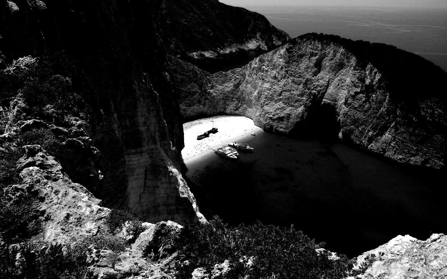 Яхты в бухте обои