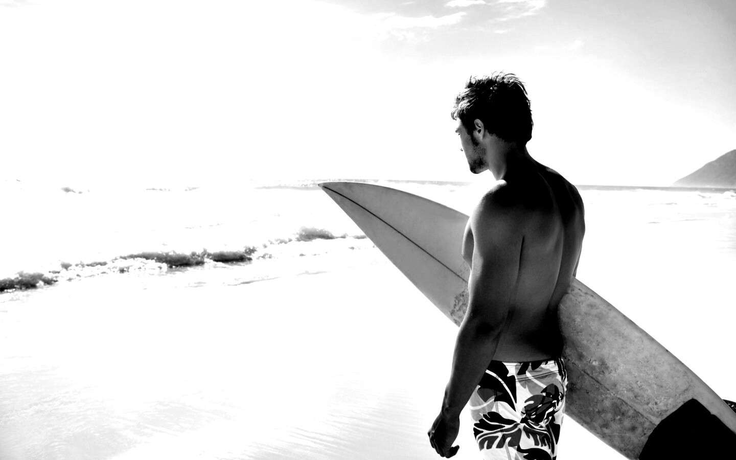 Собирается оседлать волну обои