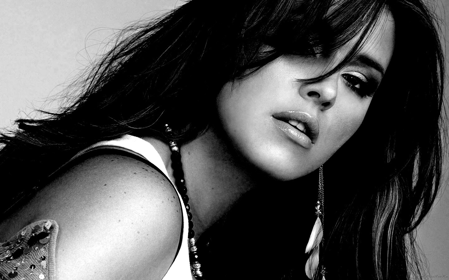 Брюнетка обои