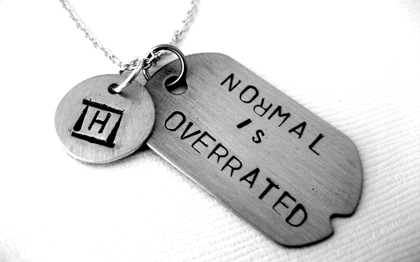 Нормальность переоценена обои