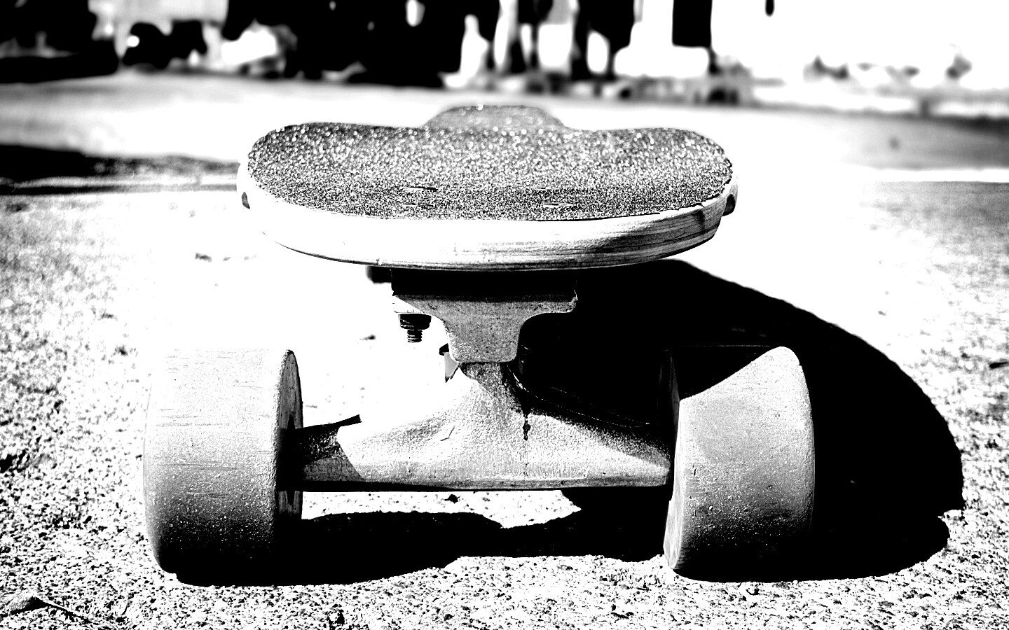 Скейтборд на солнце обои