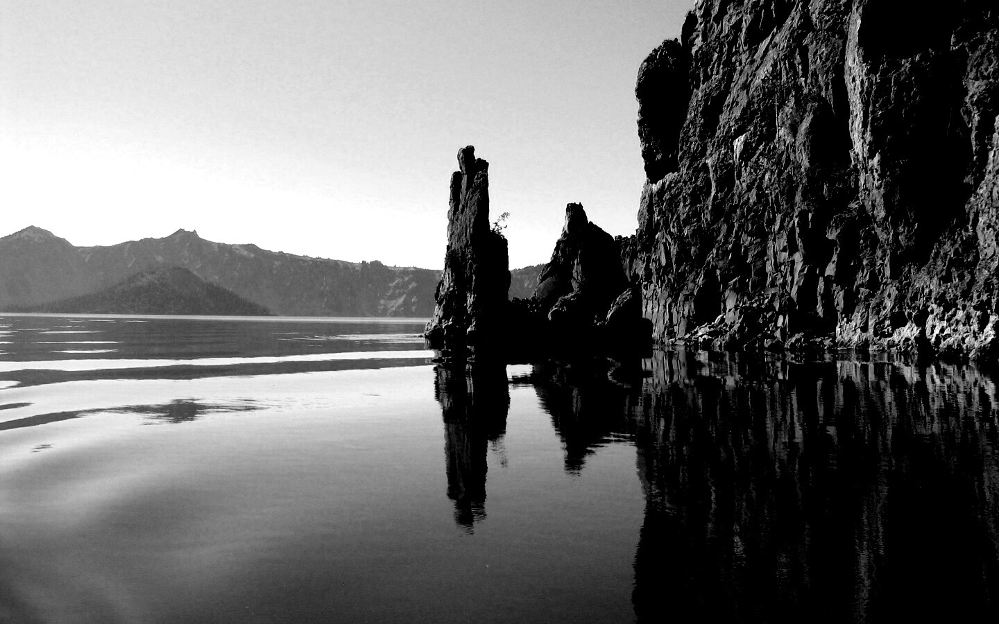 Скалистый берег обои