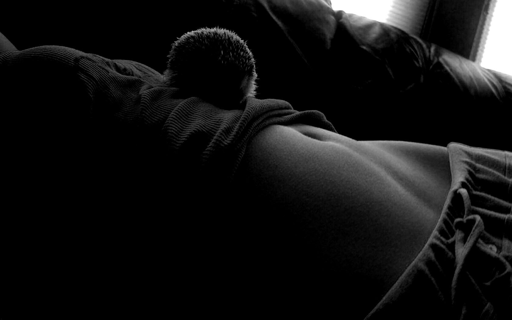 Девушка и ёжик обои