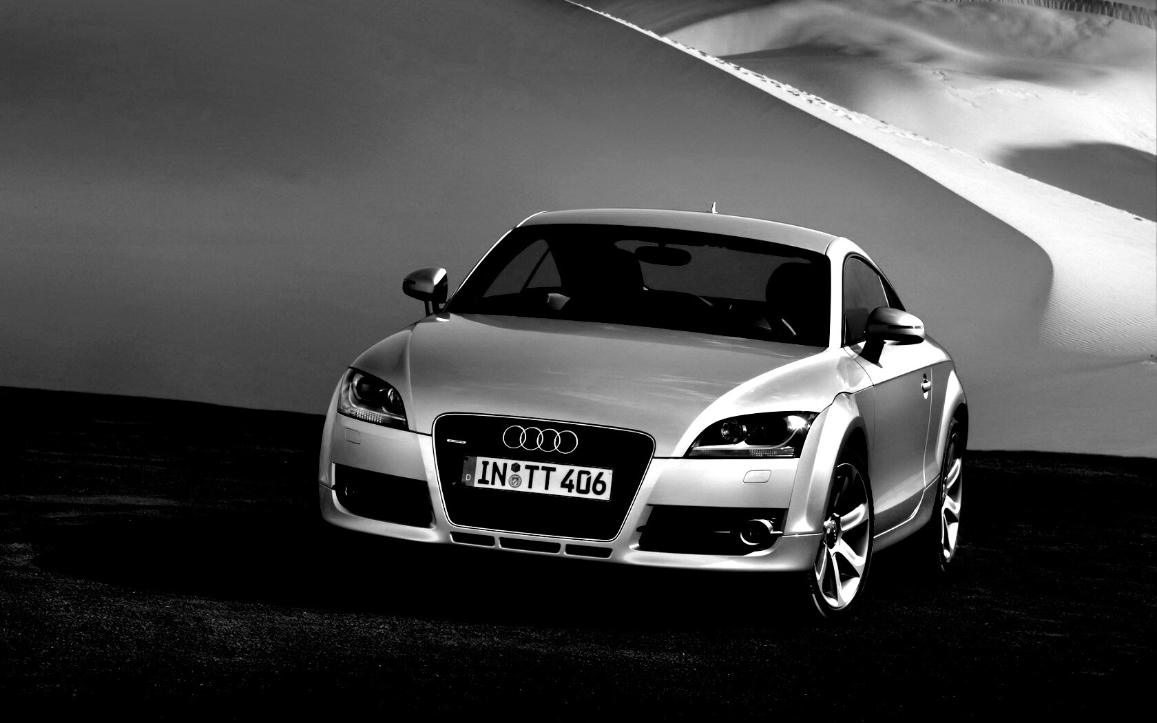 Audi TT на фоне снега обои