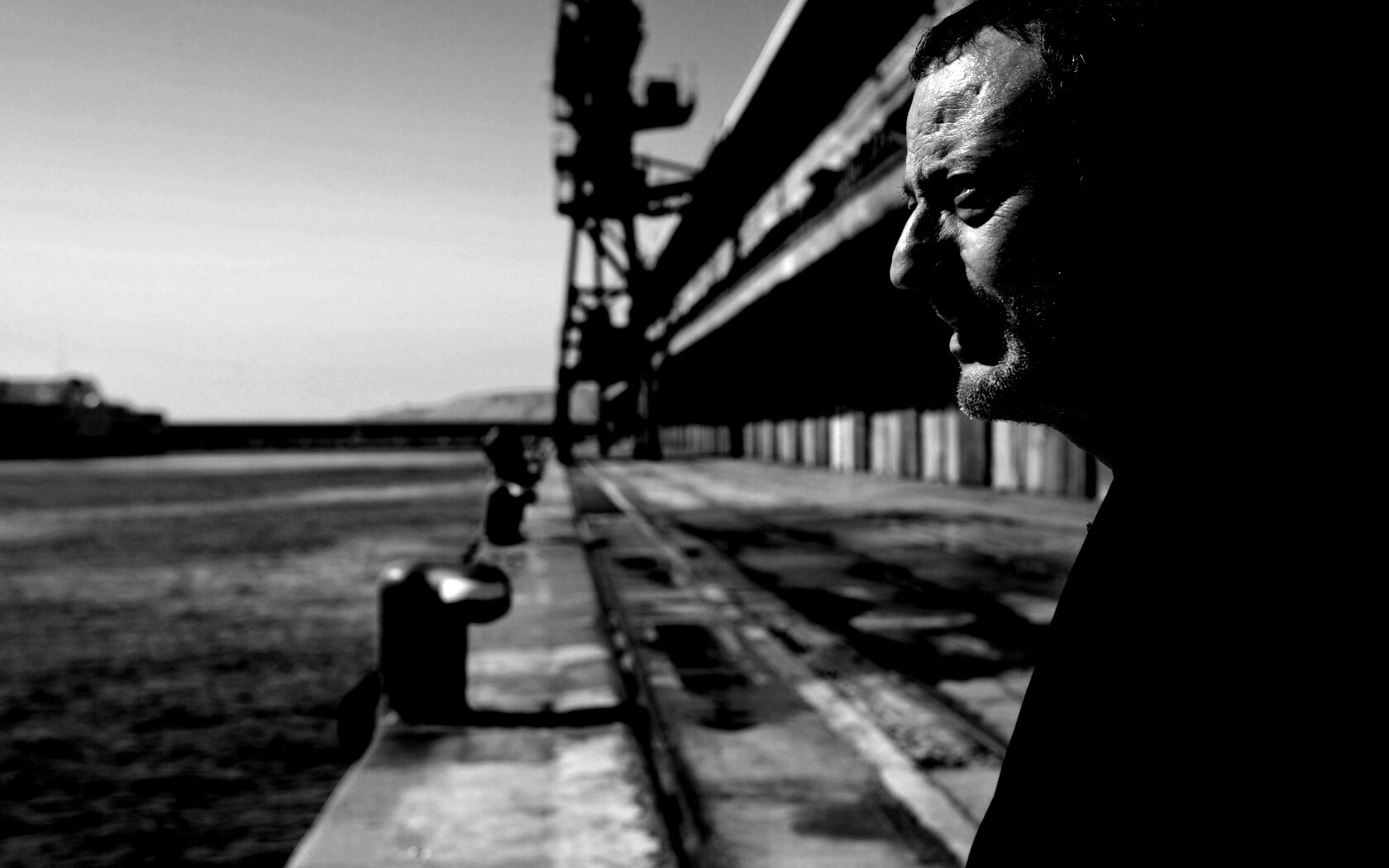 Жан Рено в порту обои