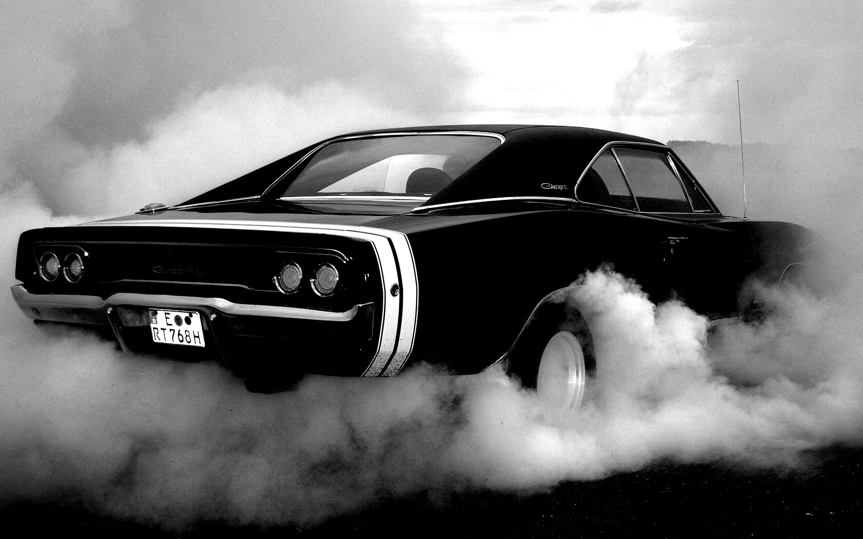 Додж Чарджер жжет резину обои