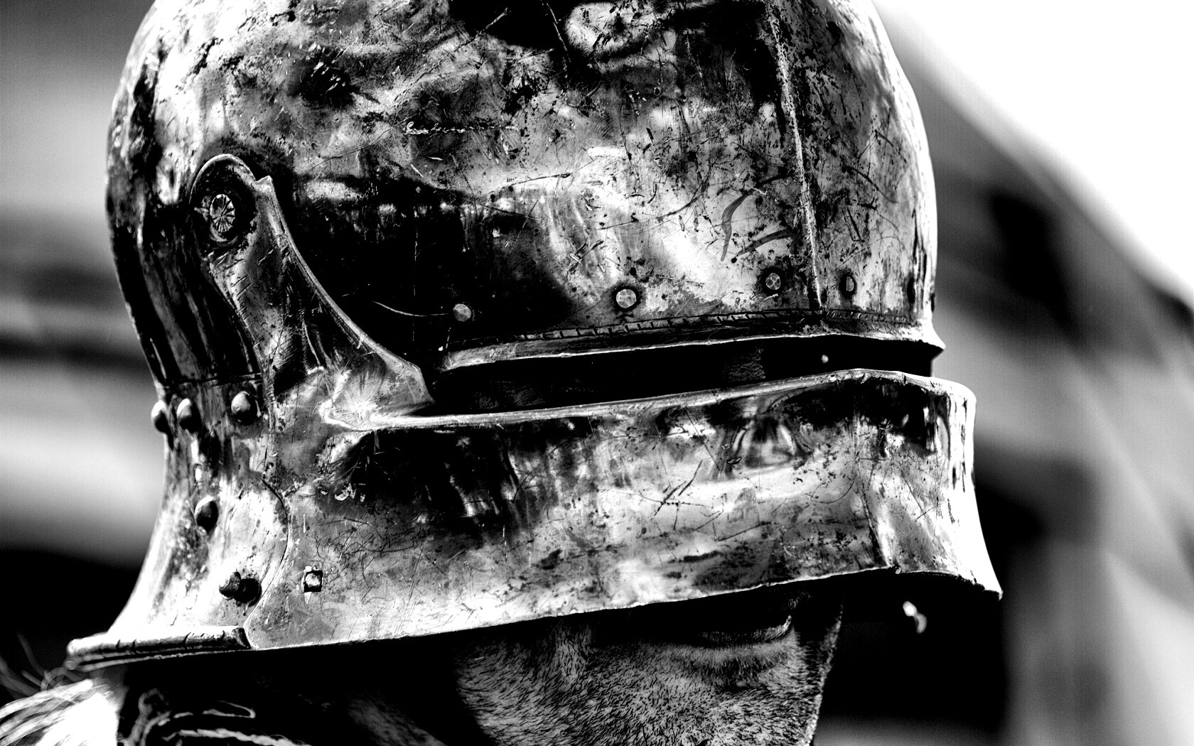 Человек в доспехах обои