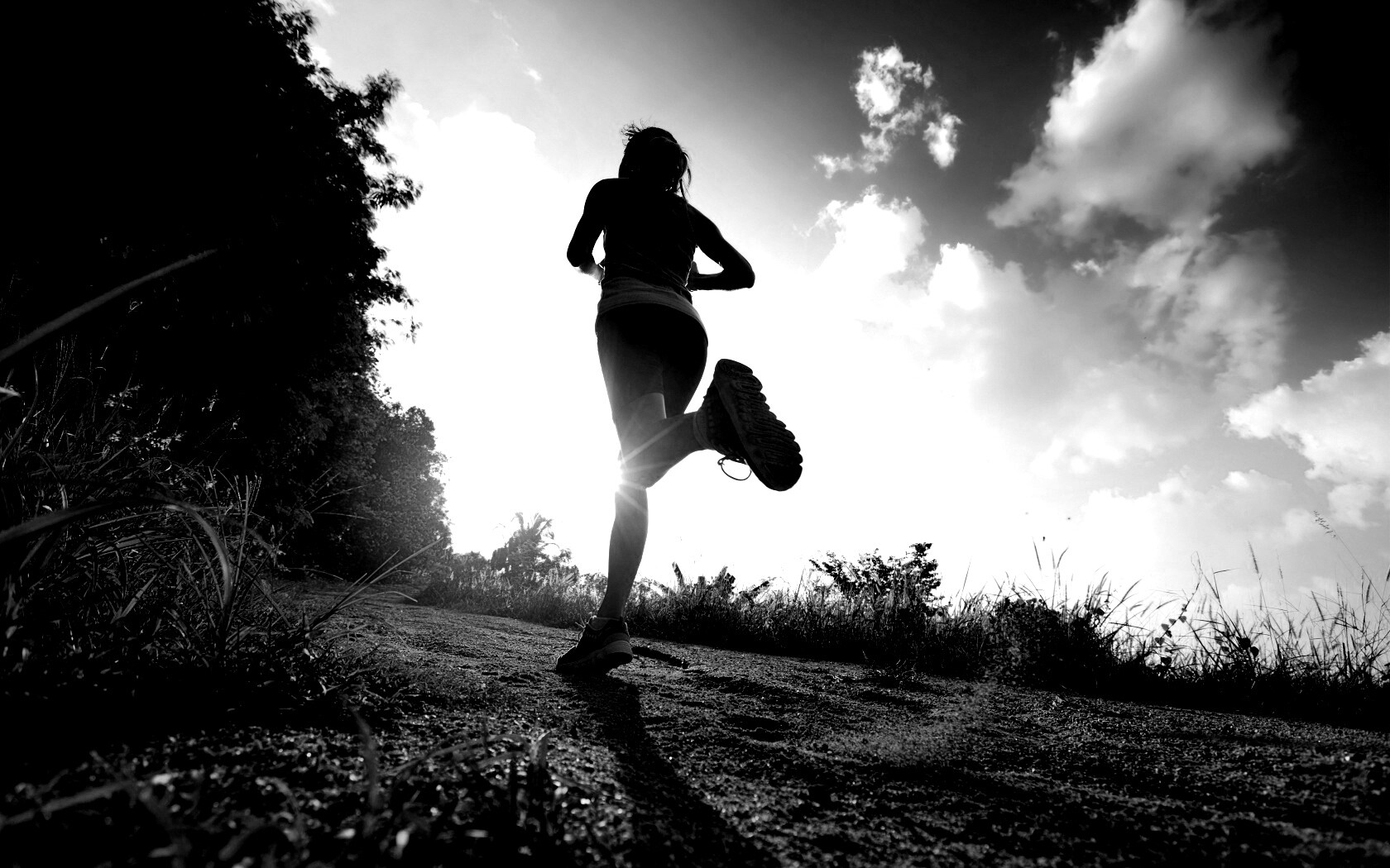 Девушка на пробежке обои