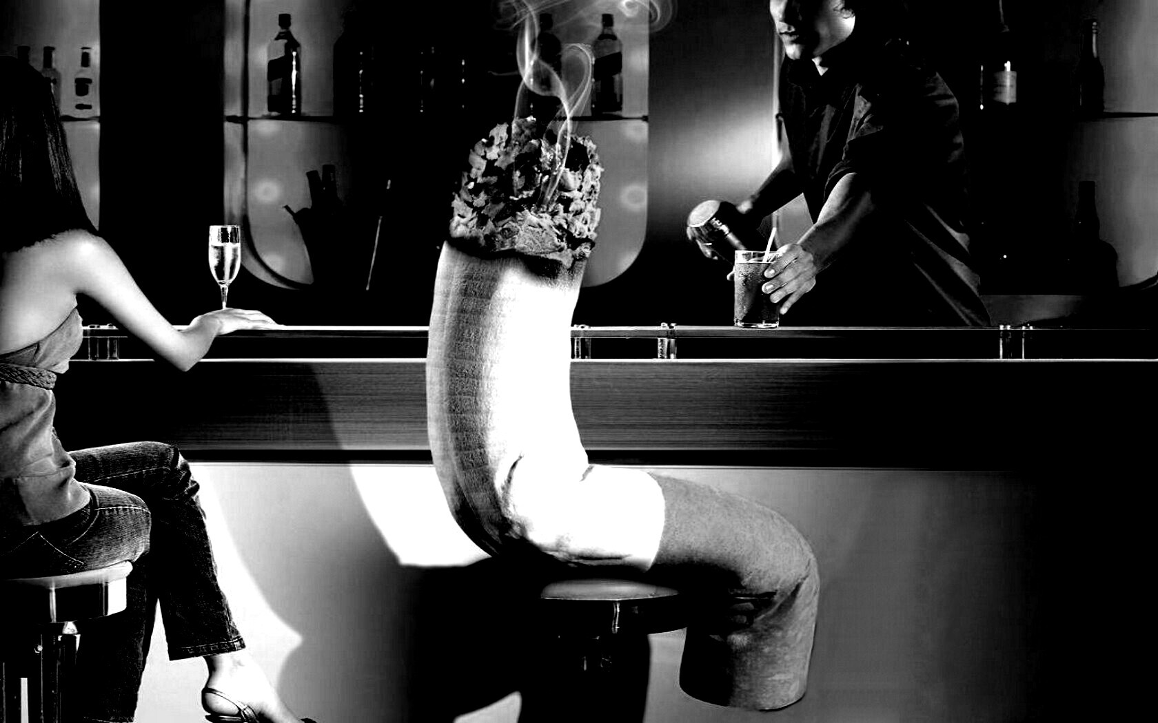 Сигарета в баре обои