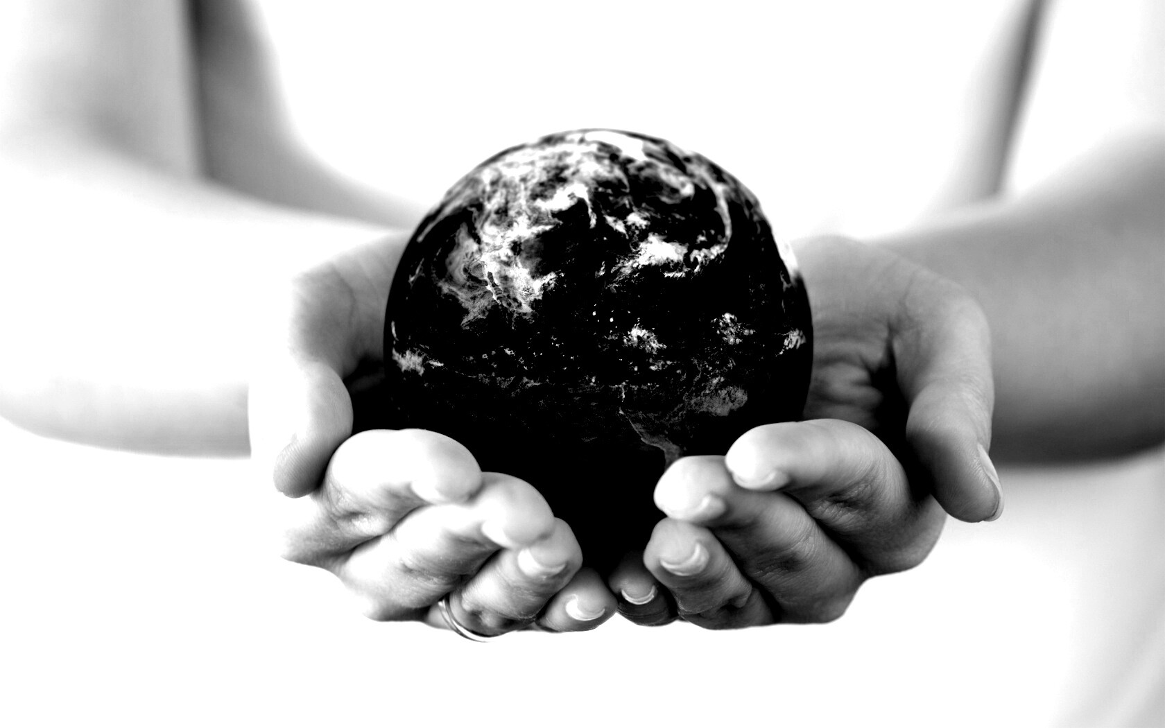 Весь мир в твоих руках обои