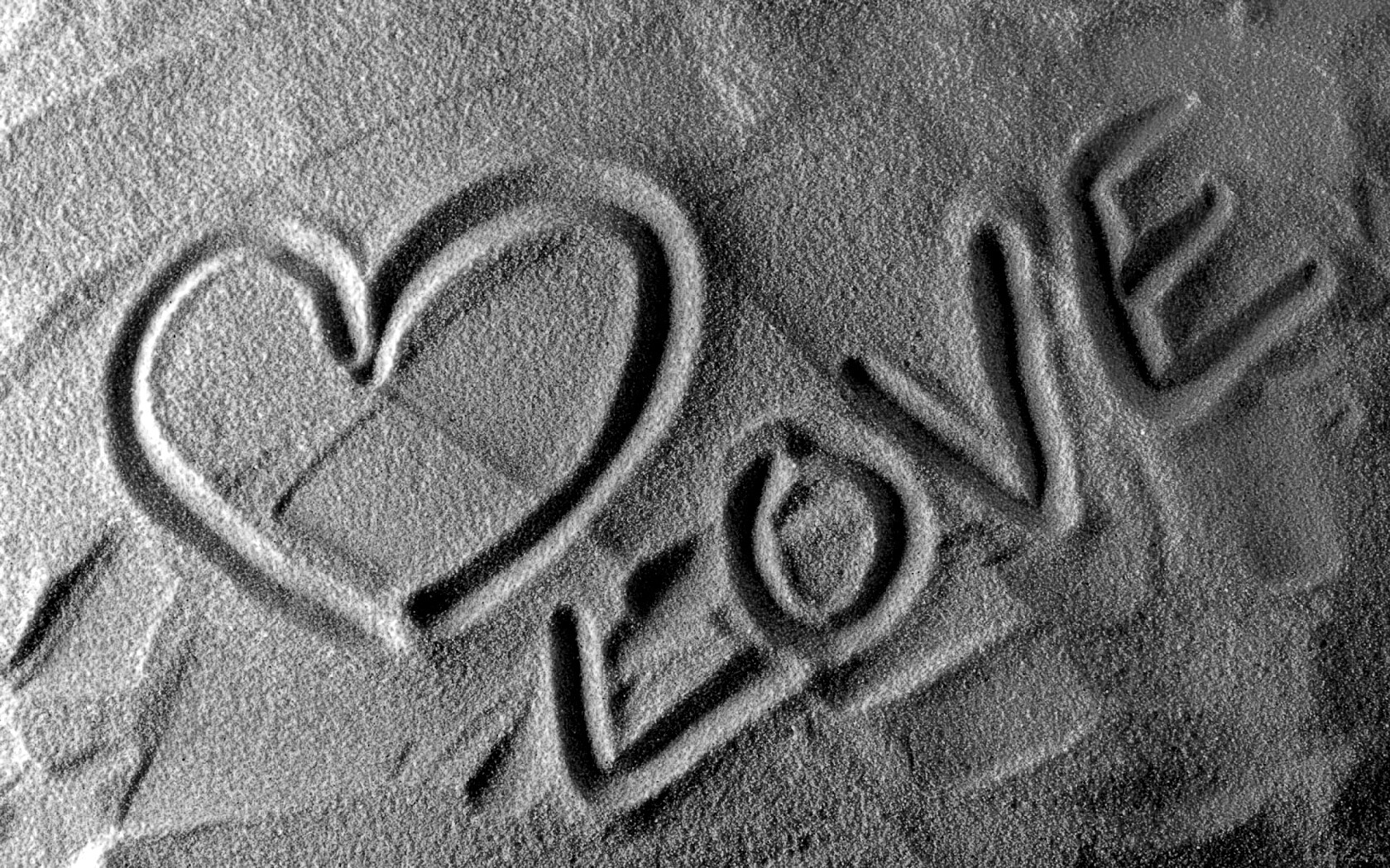 Любовь на песке обои