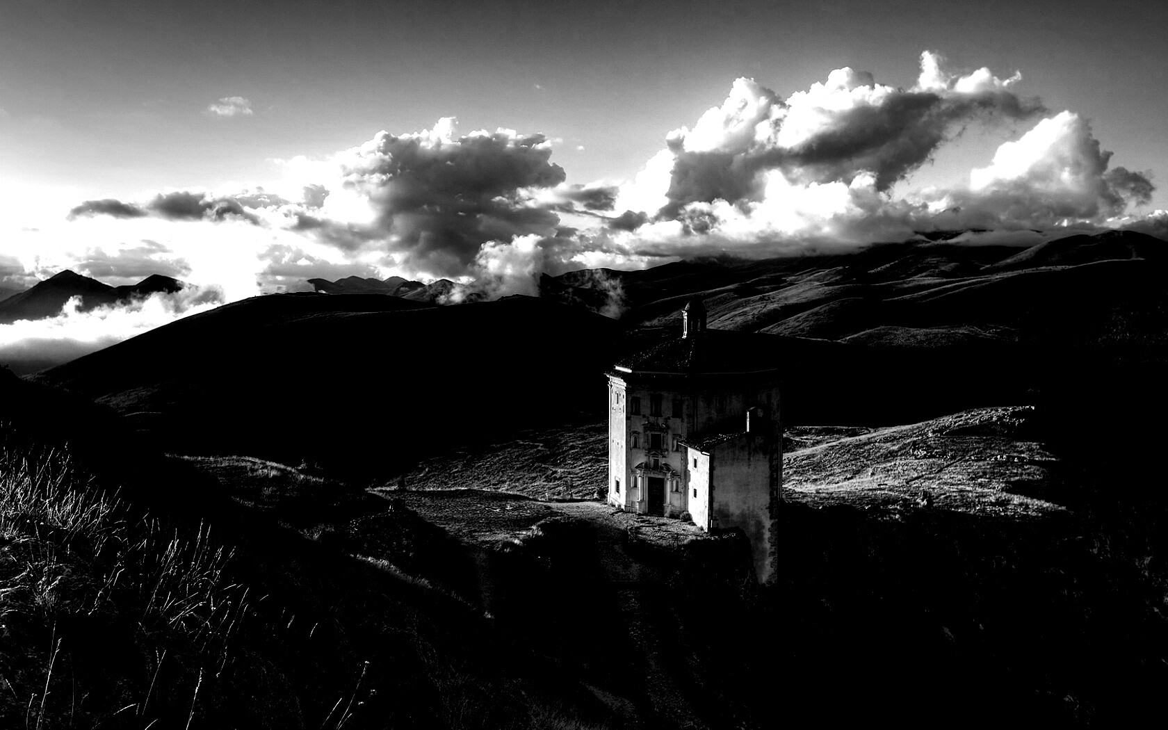 Горная церковь обои