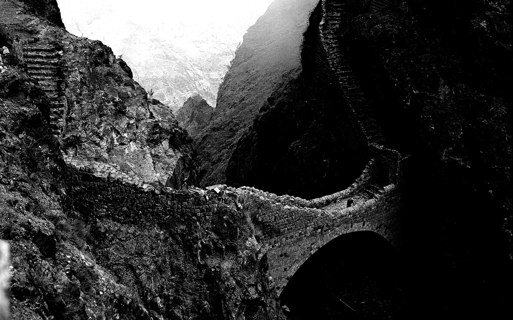 Путь в скалах обои