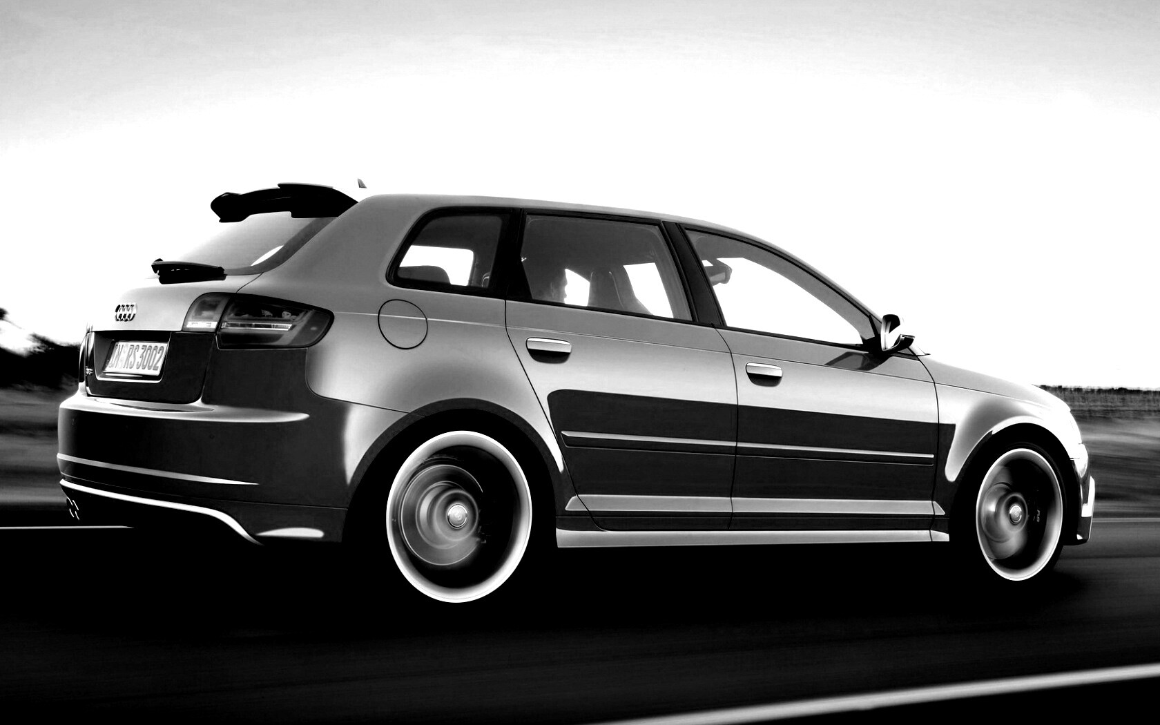 Фотосессия Audi RS3 во время движения обои