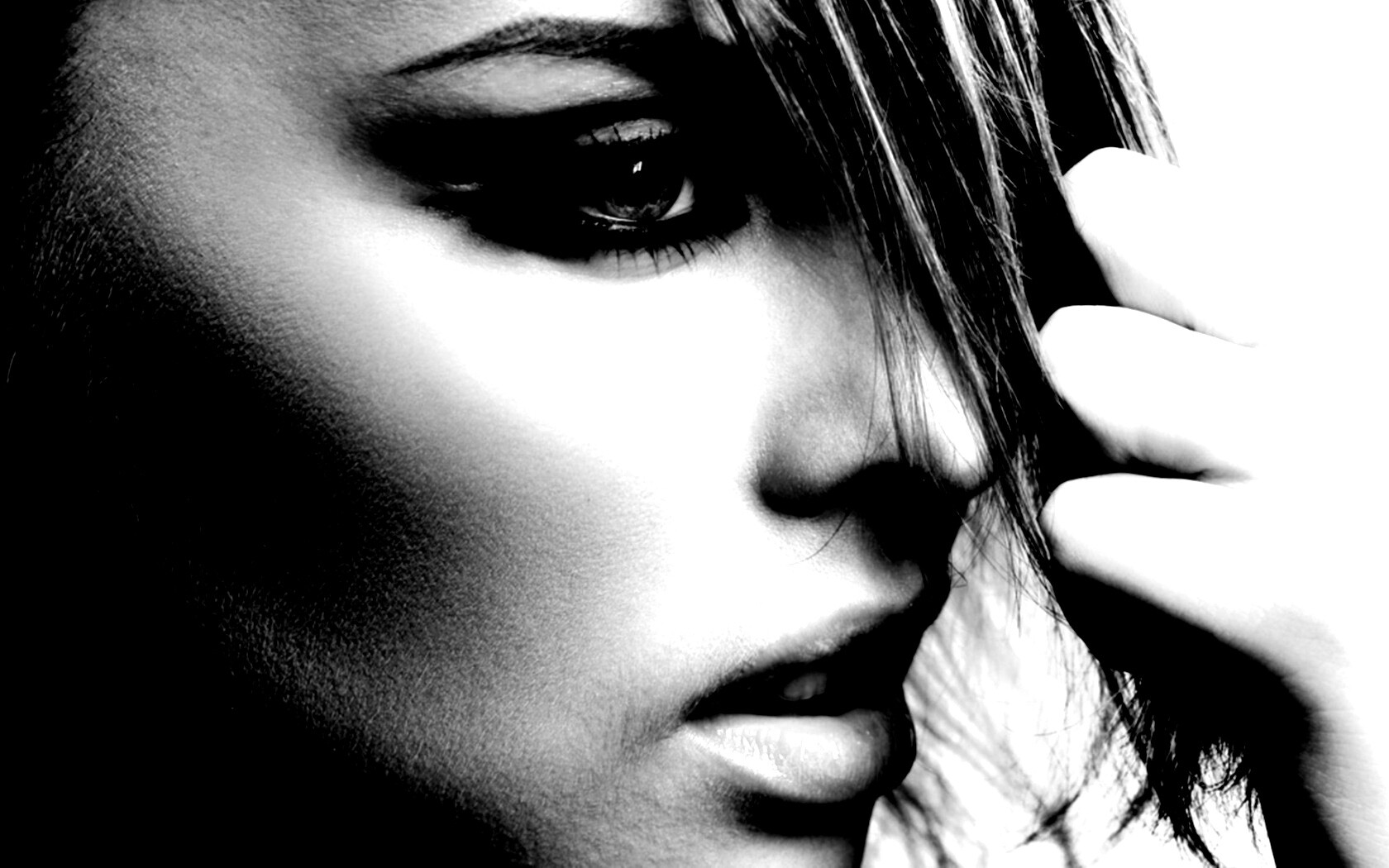 Глаза цвета моря обои