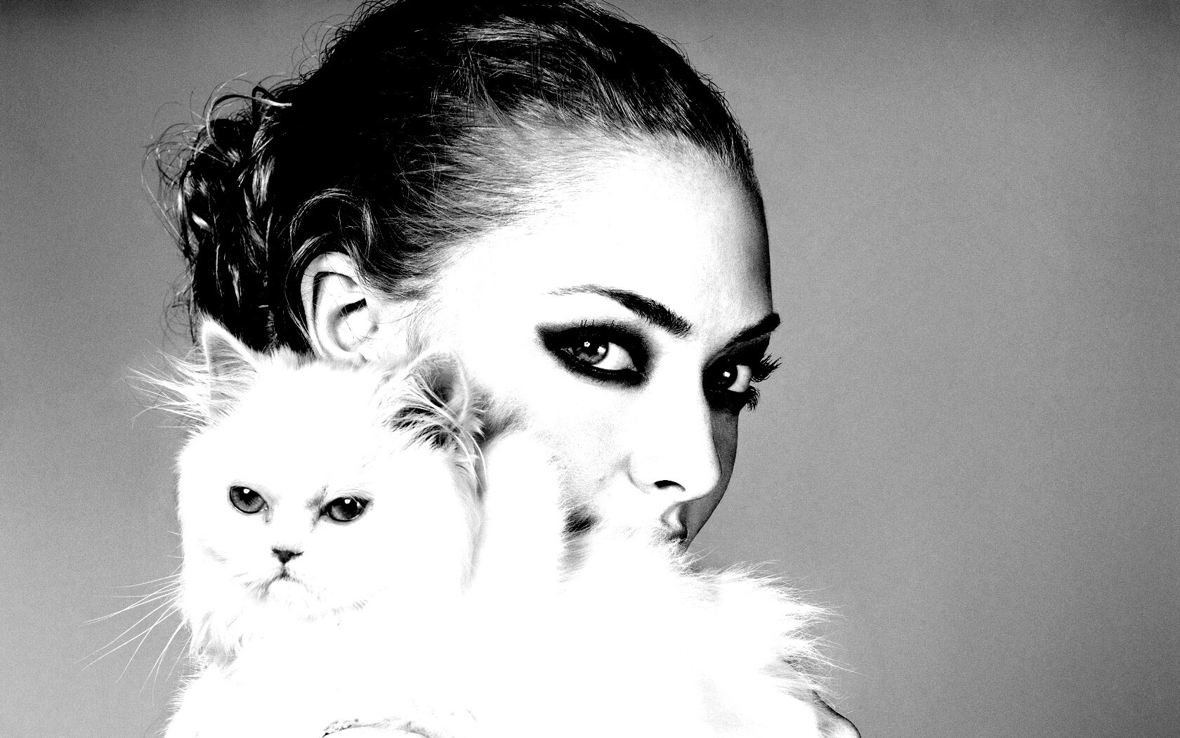 Девушка с кошкой обои