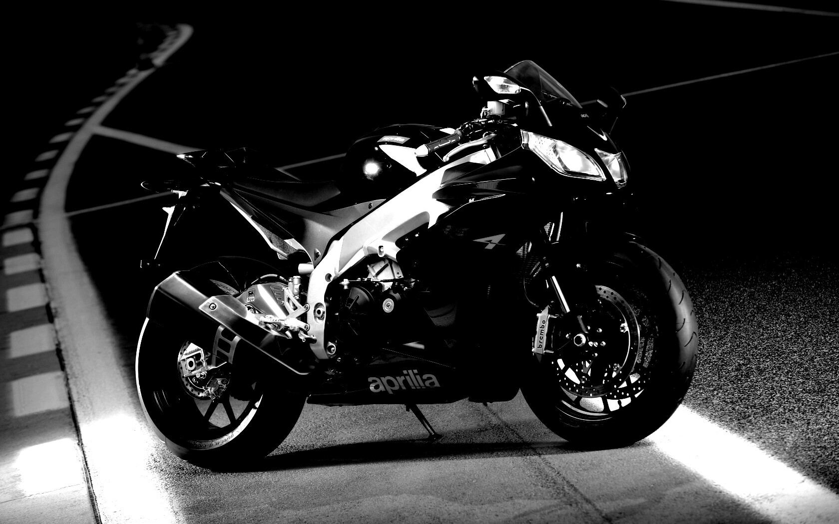 Aprilia на треке обои