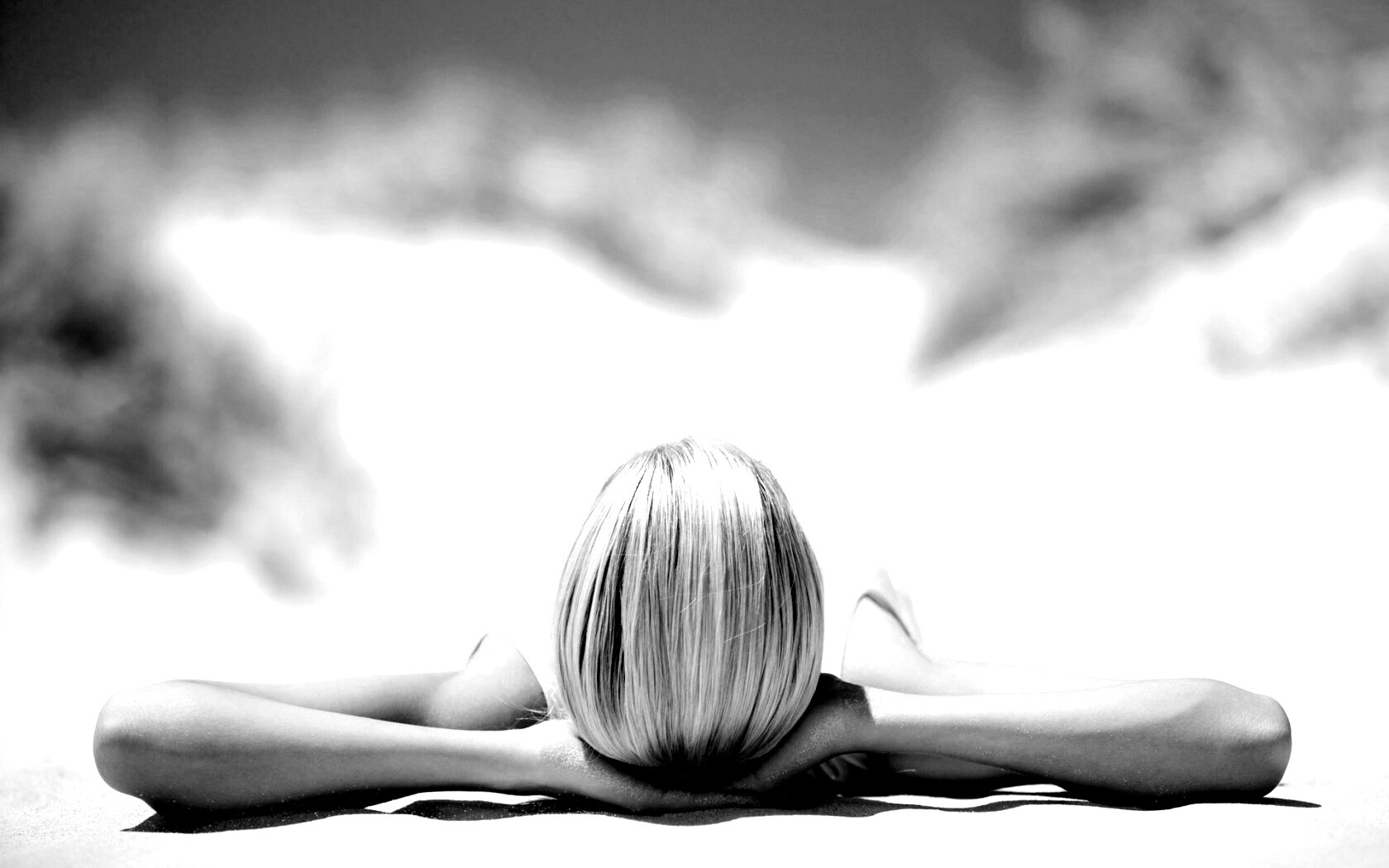 Девушка на солнце обои