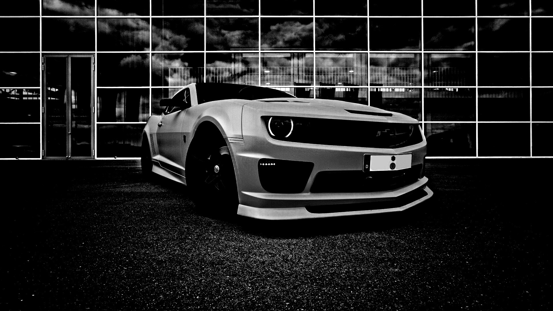 Желтый монстр обои