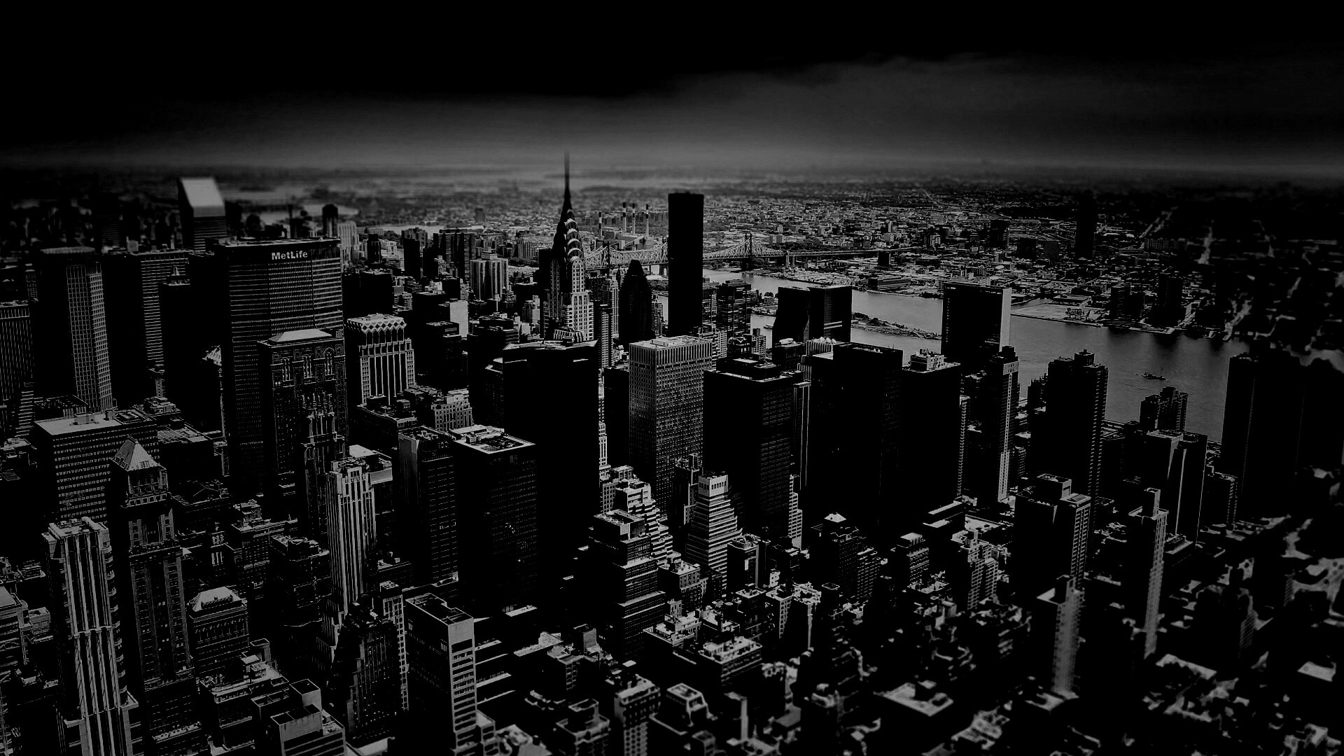 Темное небо над городом обои