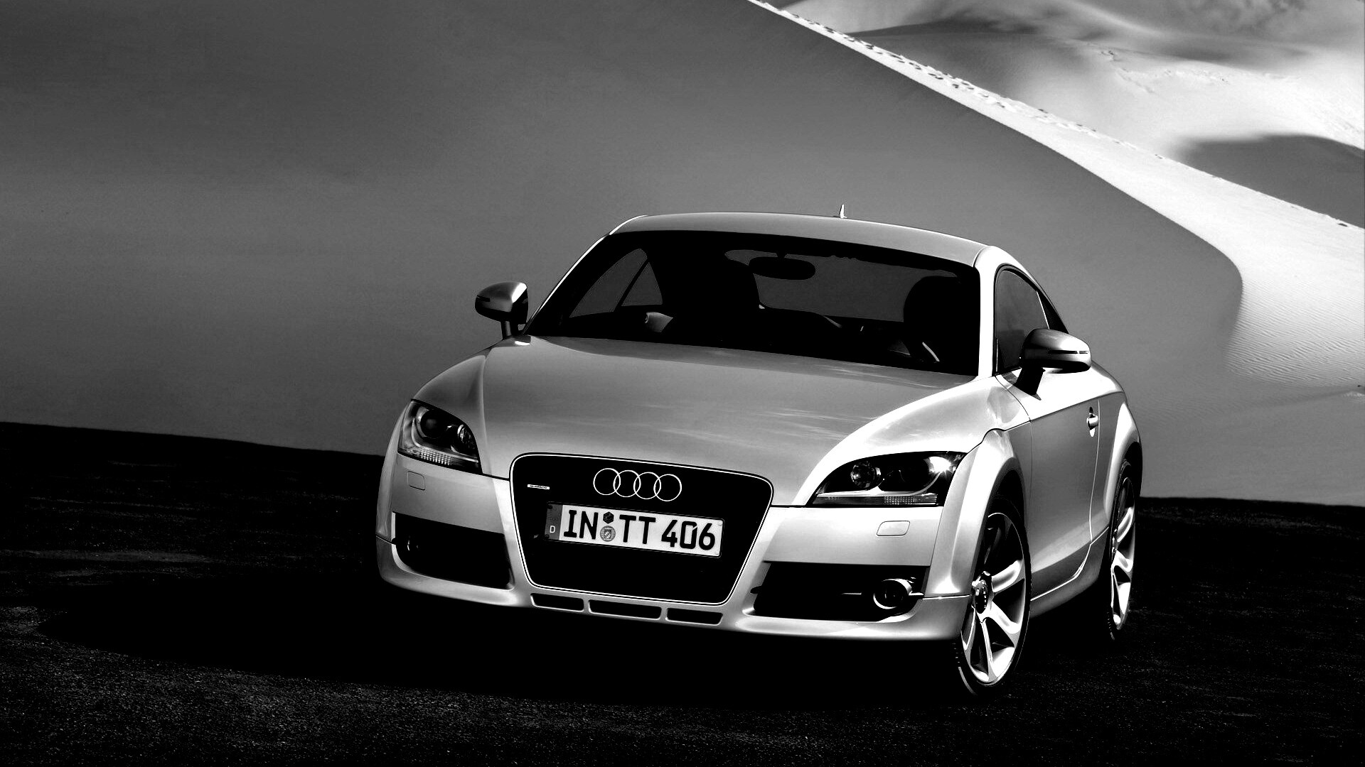 Audi TT на фоне снега обои