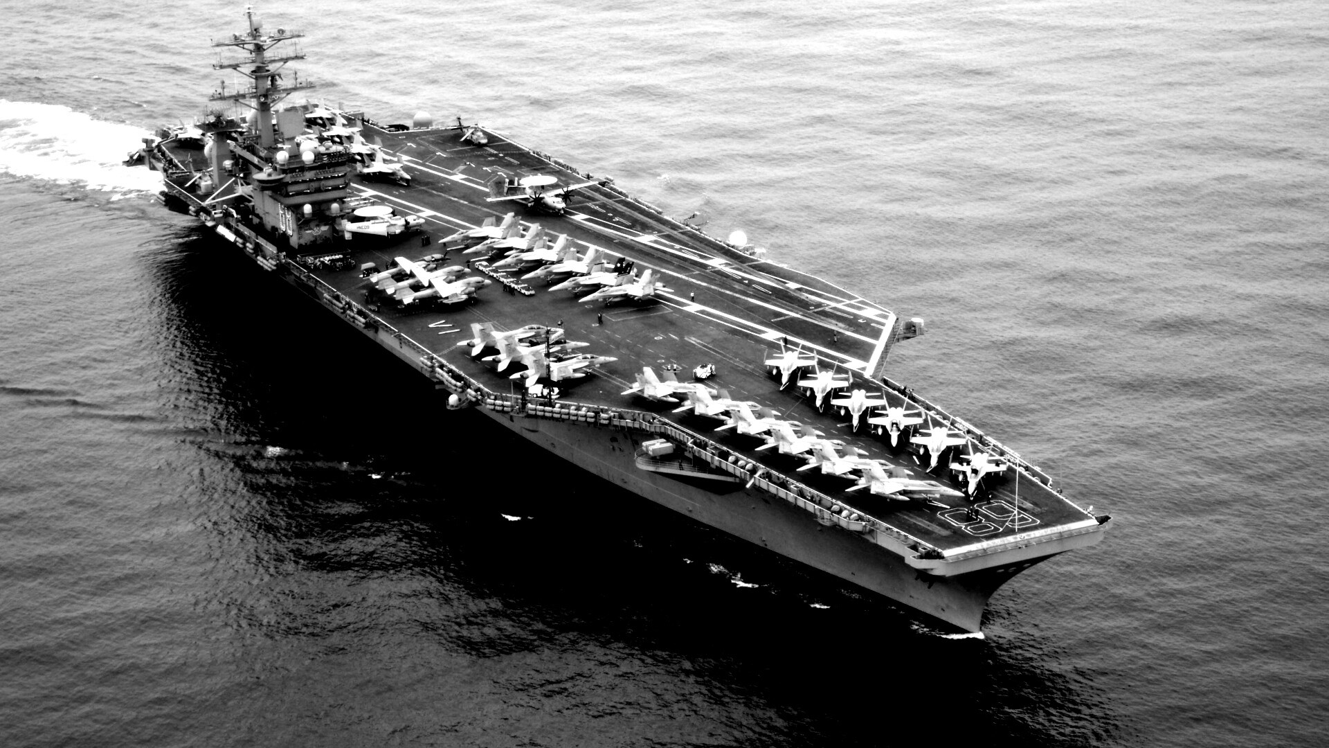 Авианосец в море обои