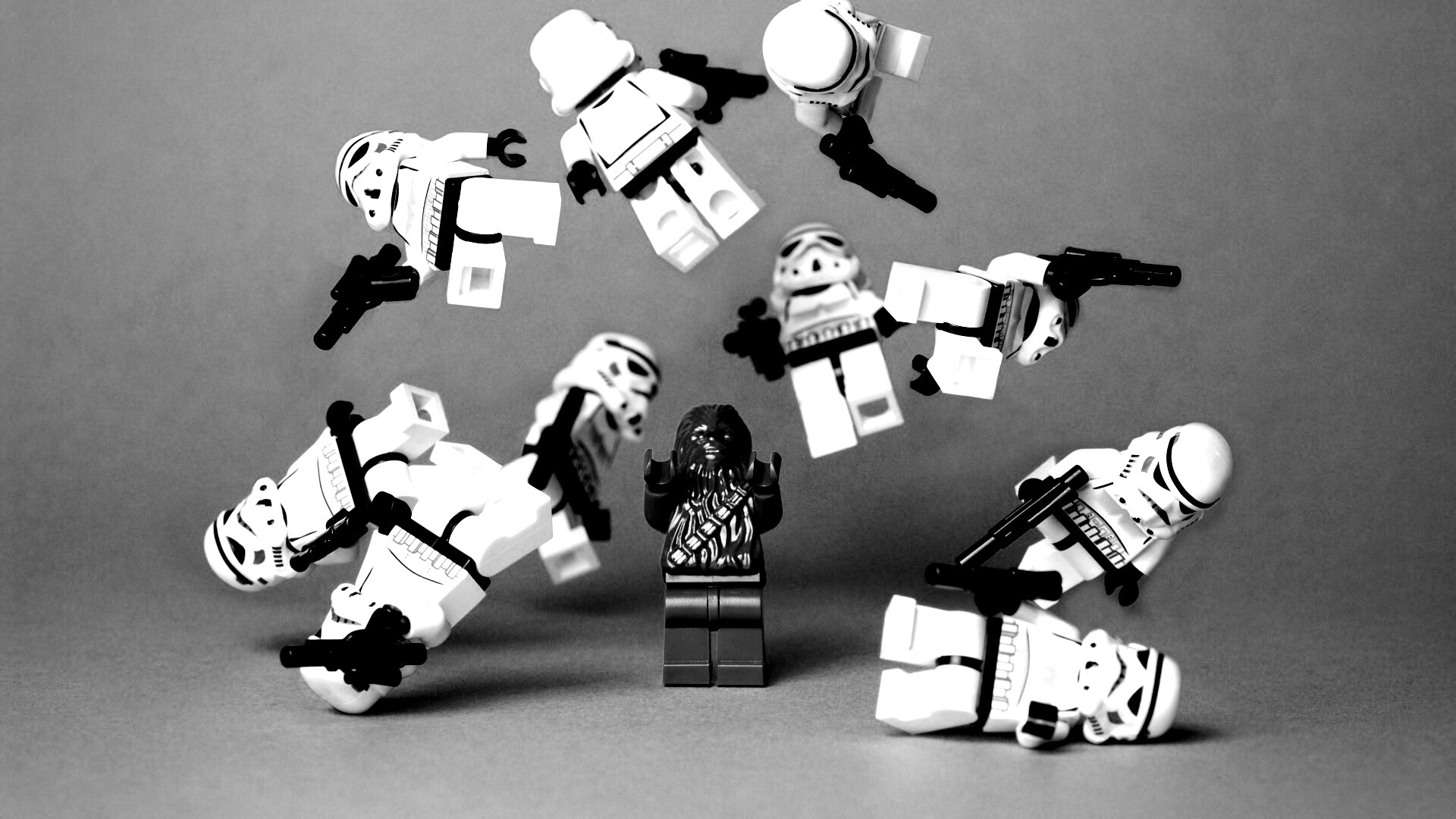 Чубака раскидывает имперских штурмовиков обои