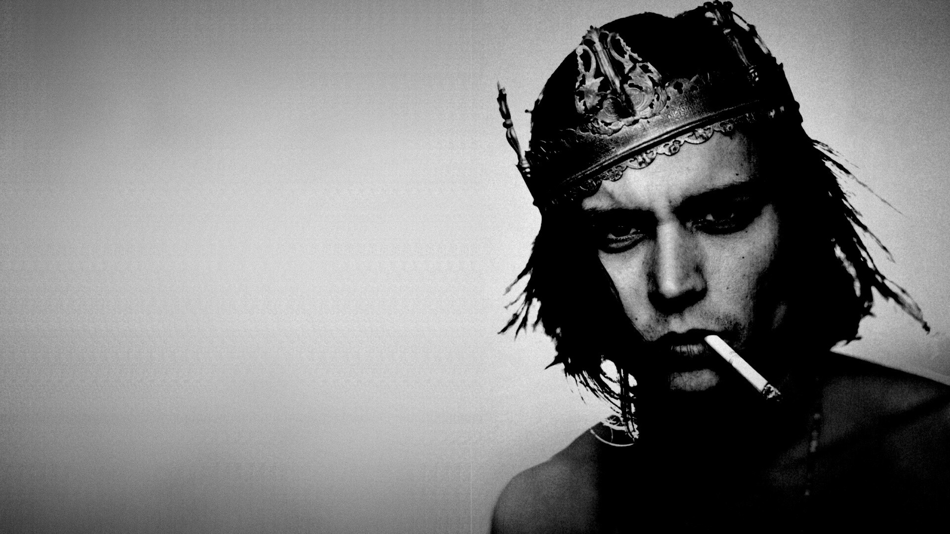 Джонни Депп в короне обои