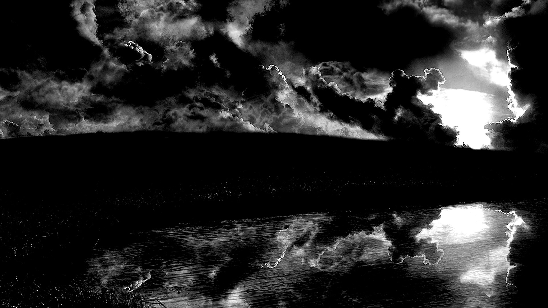 Тучи над лугом обои