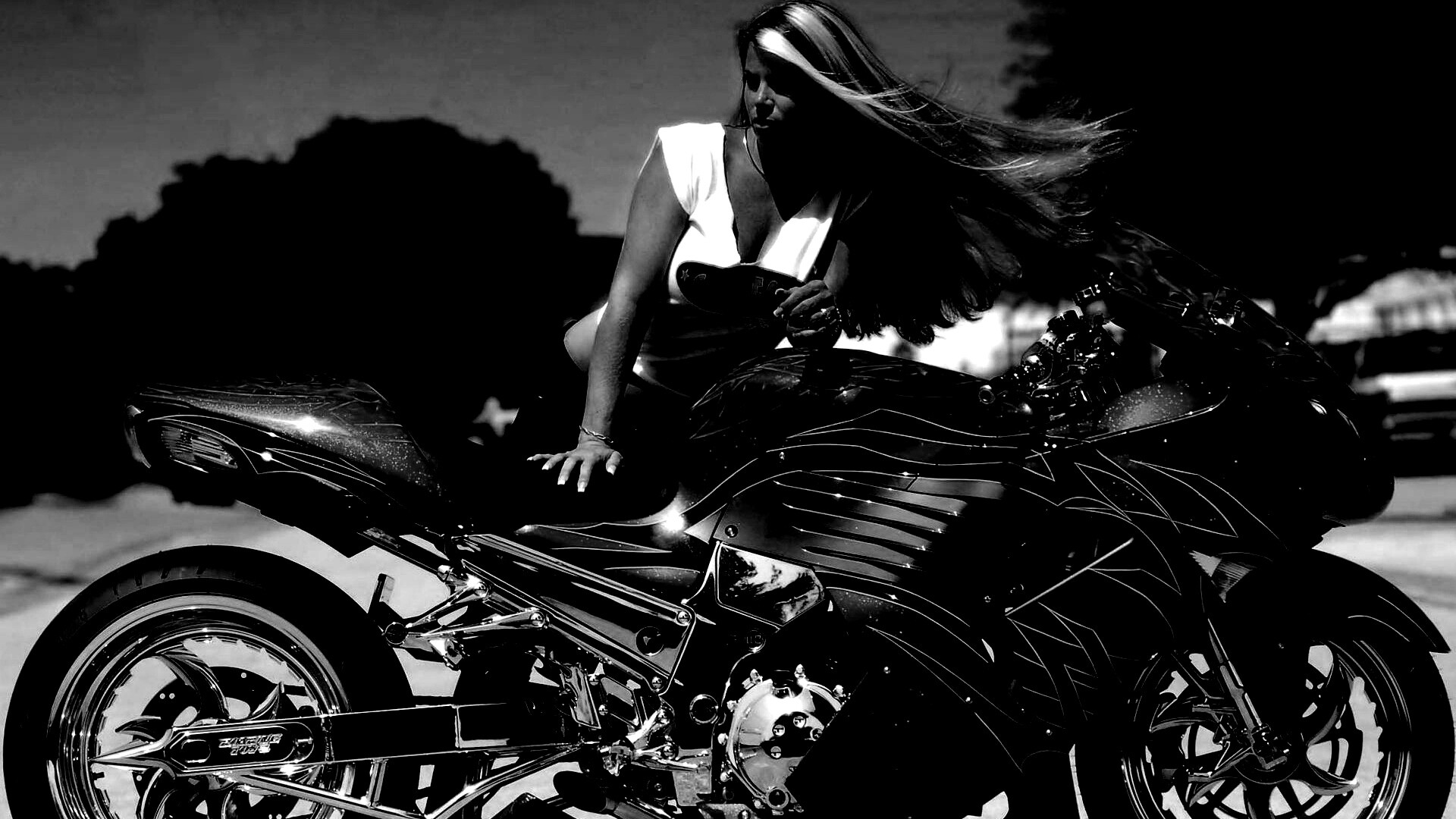 Девушка и байк обои