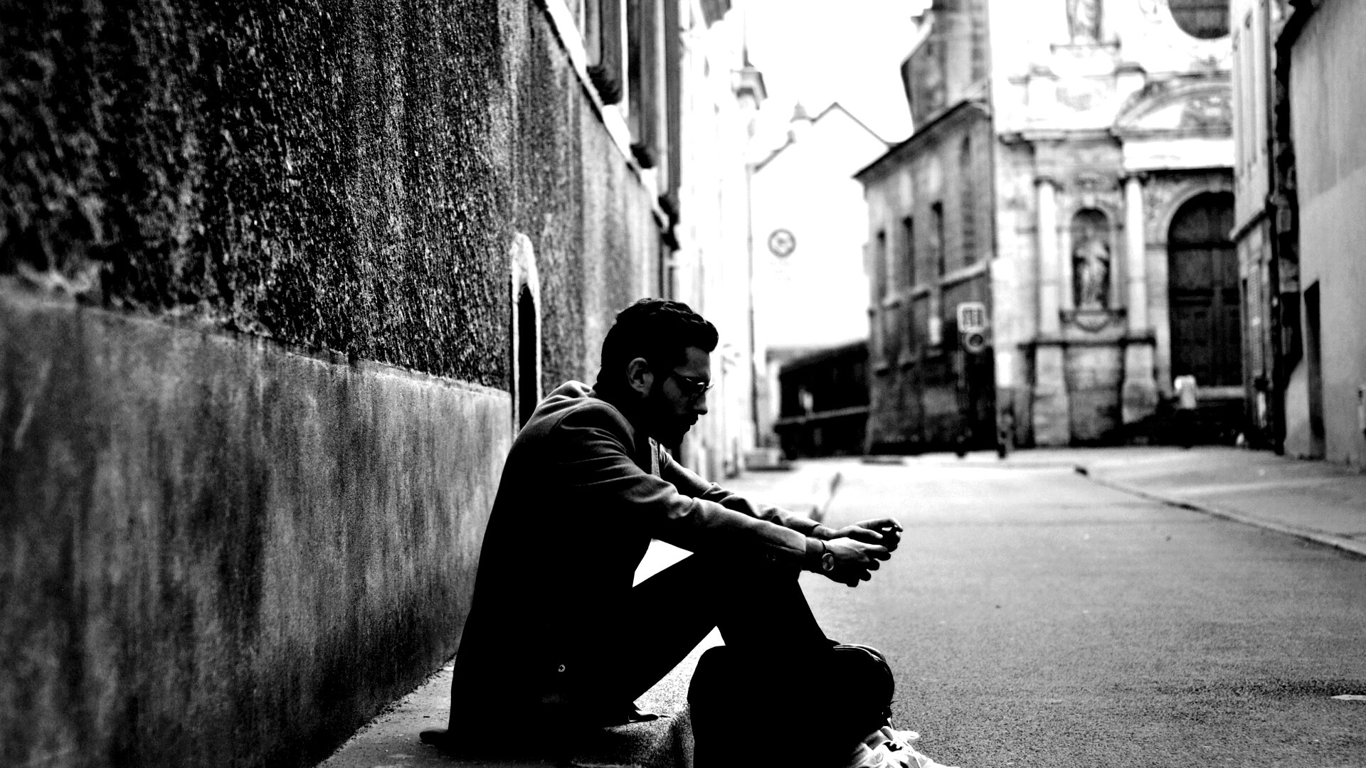 Хипстер с телефоном обои