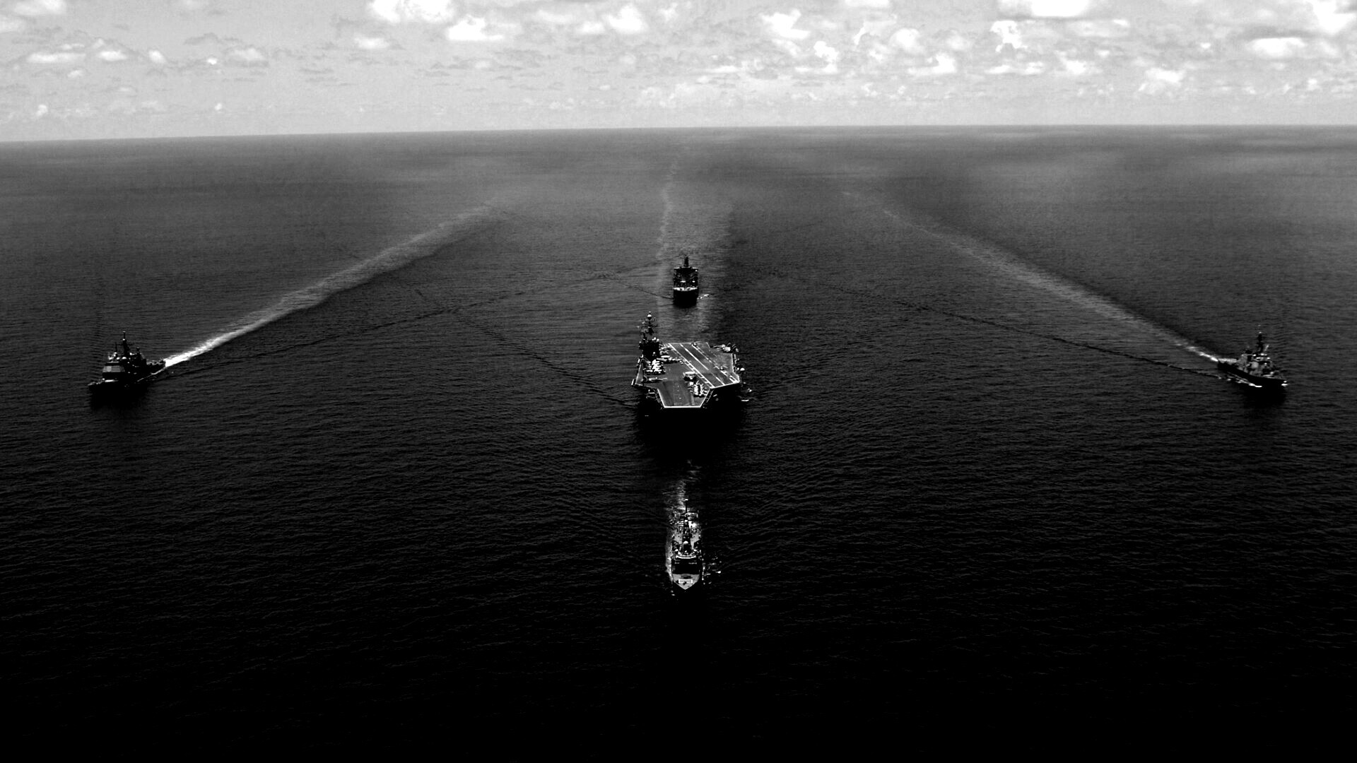 Авианосец с эскортом обои