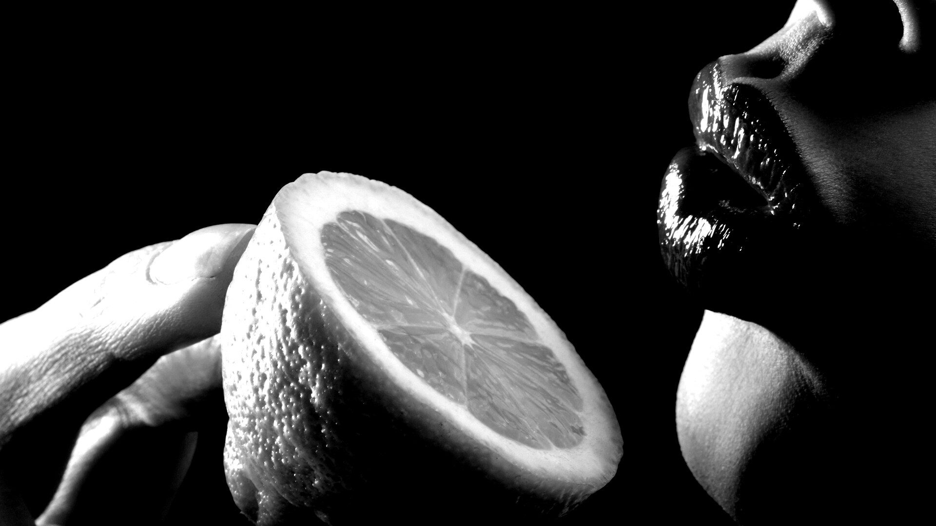 Лимон и губы обои