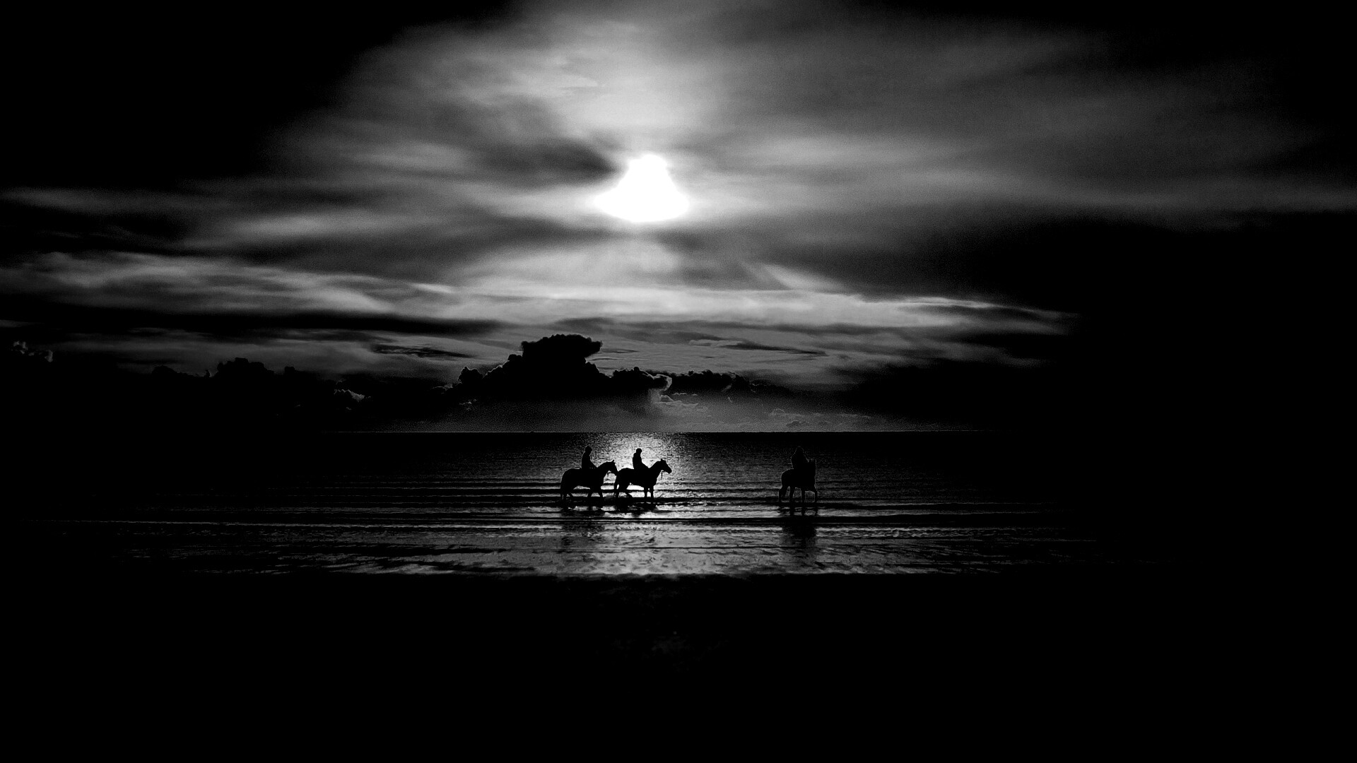 Наездники на закате обои