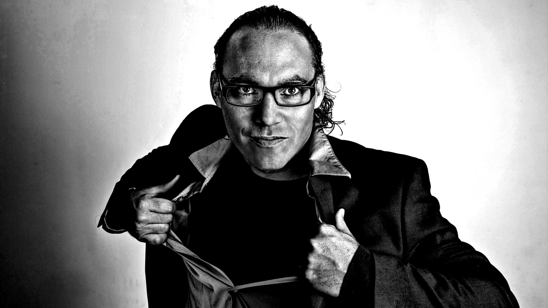 Спешит на помощь обои