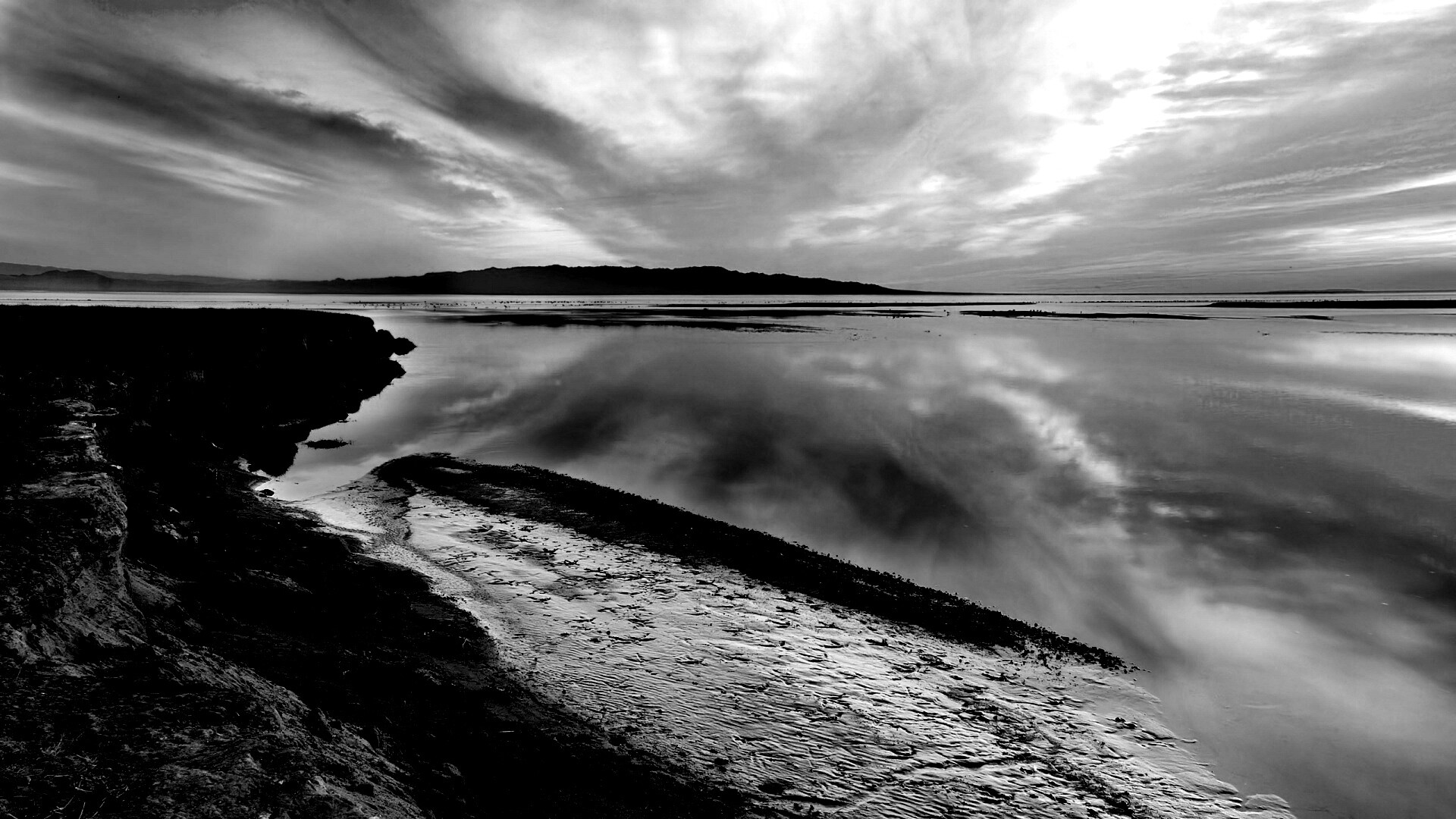 Озеро на закате обои