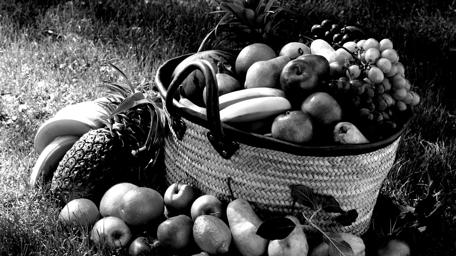 Корзина с фруктами обои