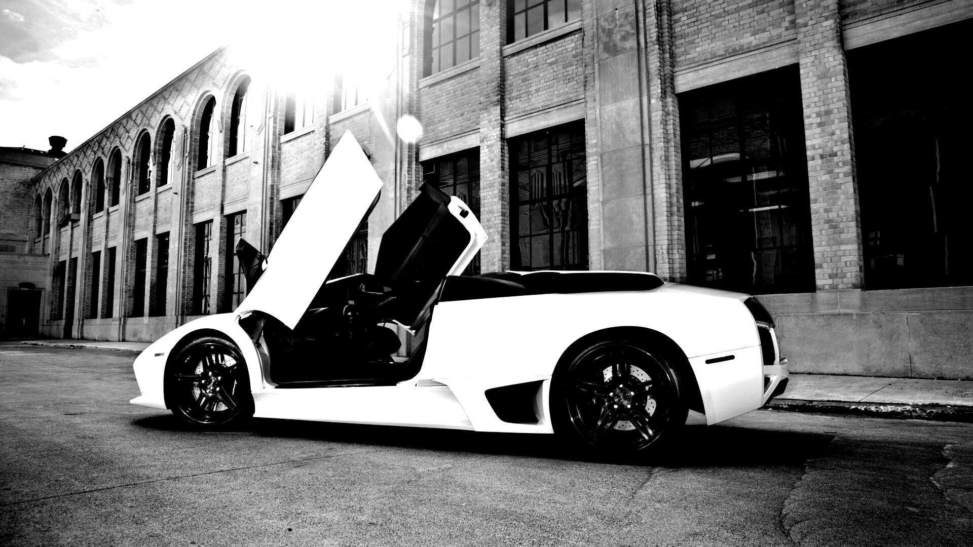 Белая Ламборгини Мурсьелаго обои