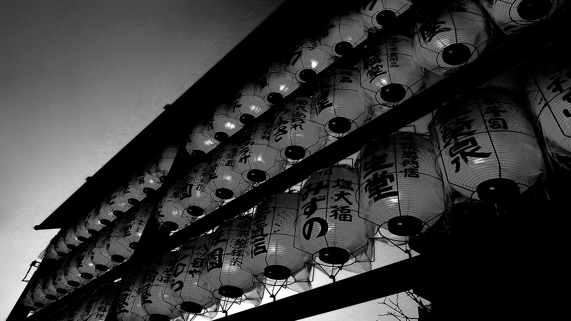 Японские фонарики вечером обои