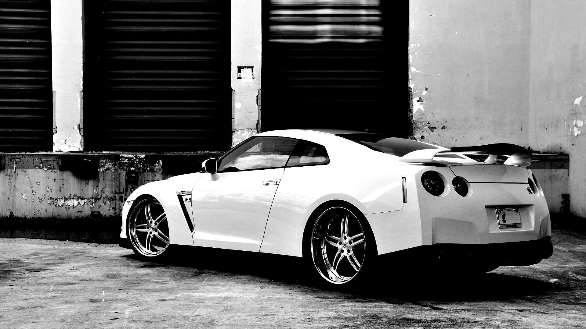 Спортивный Nissan обои