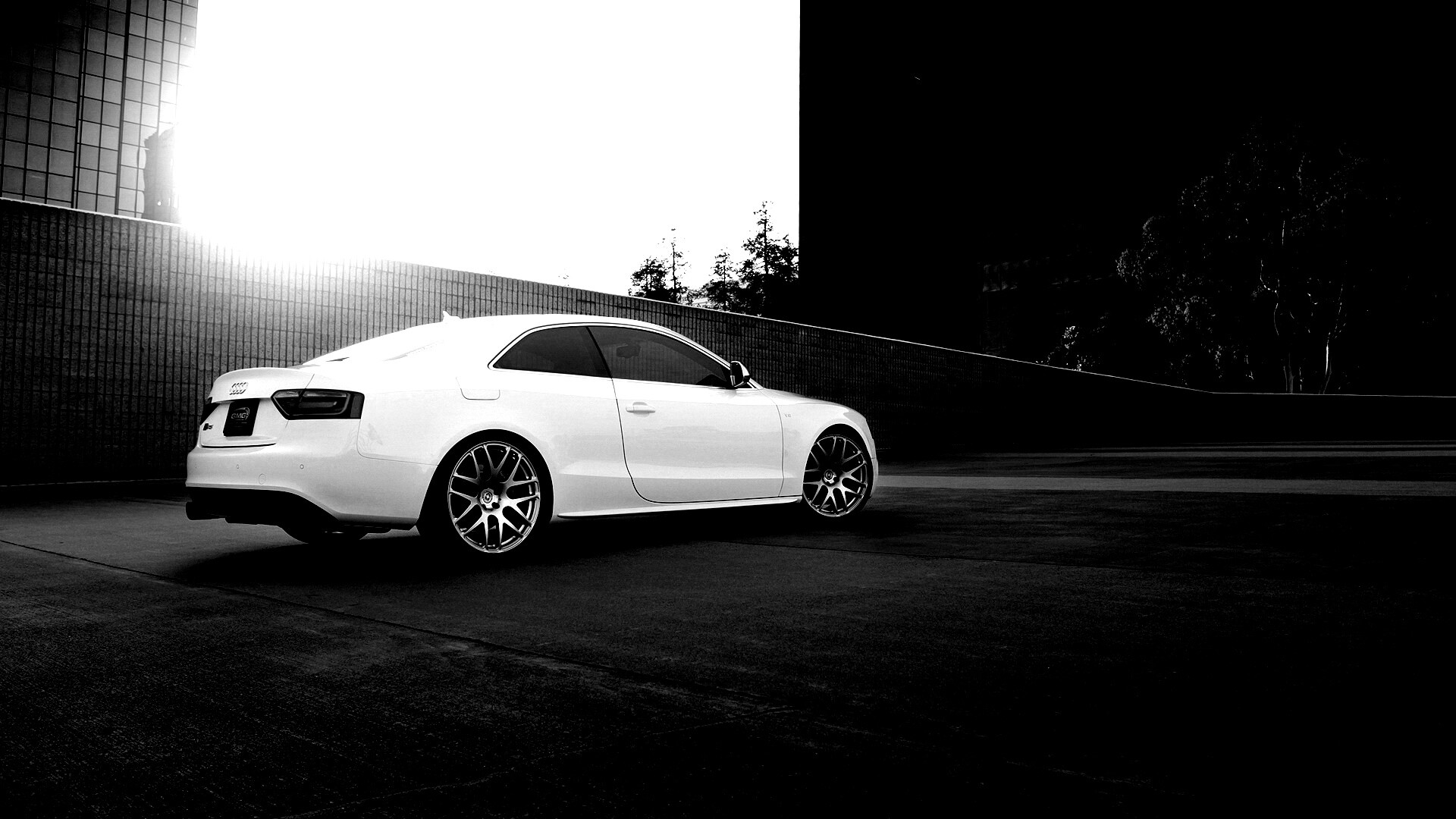 Ауди на парковке обои