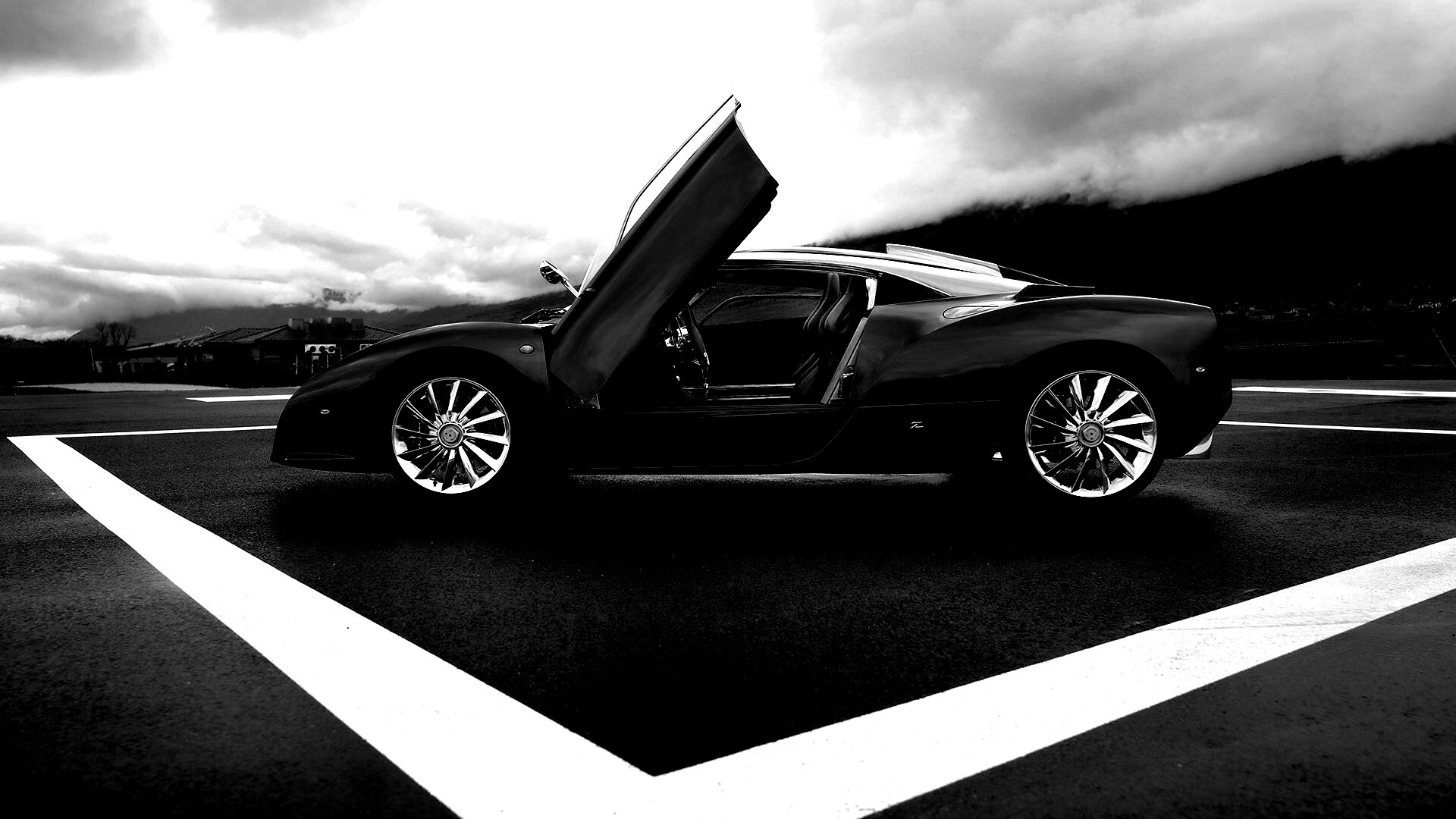 Spyker C12 на аэродроме обои