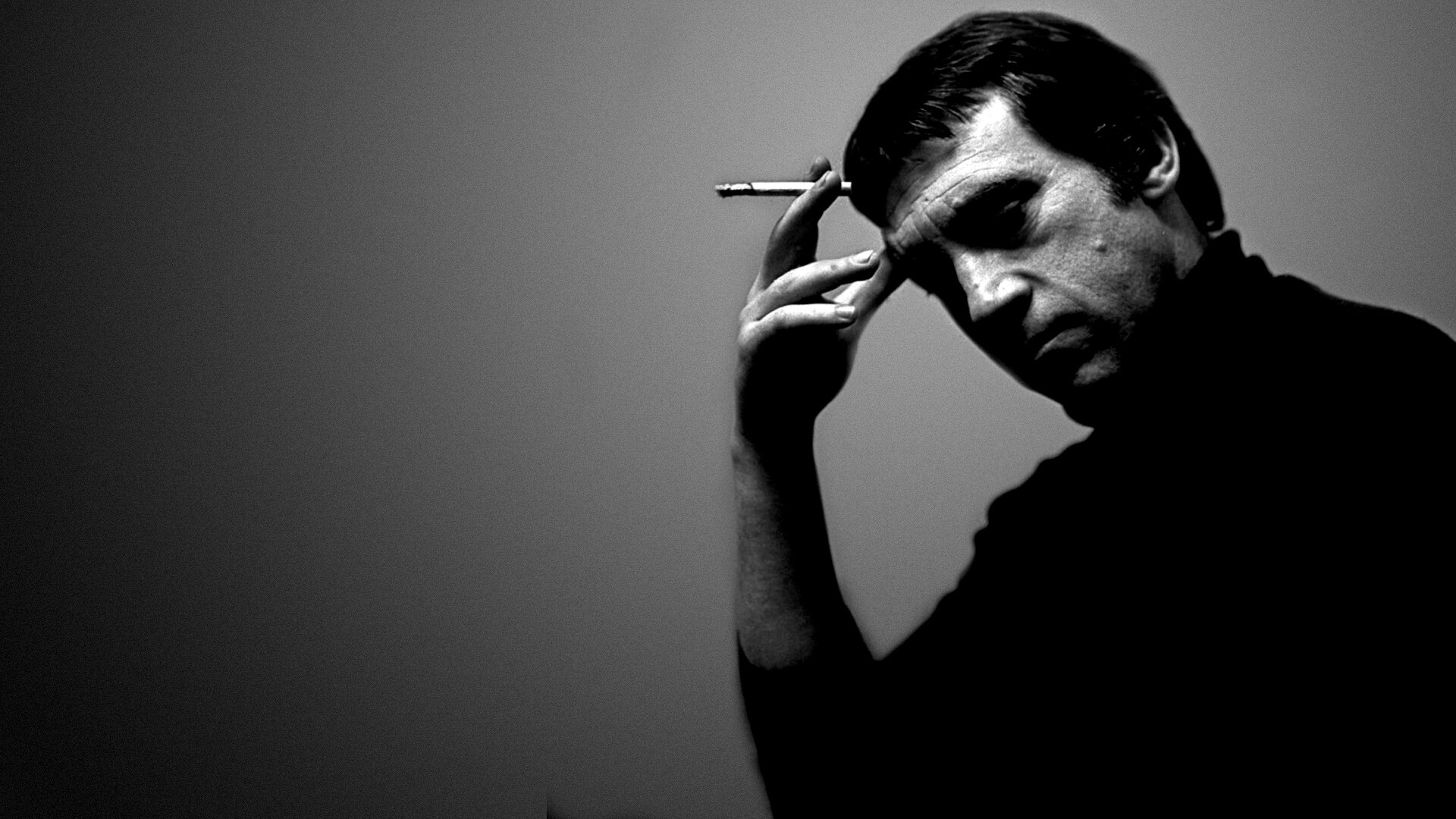 Владимир Высоцкий с сигаретой в руке обои