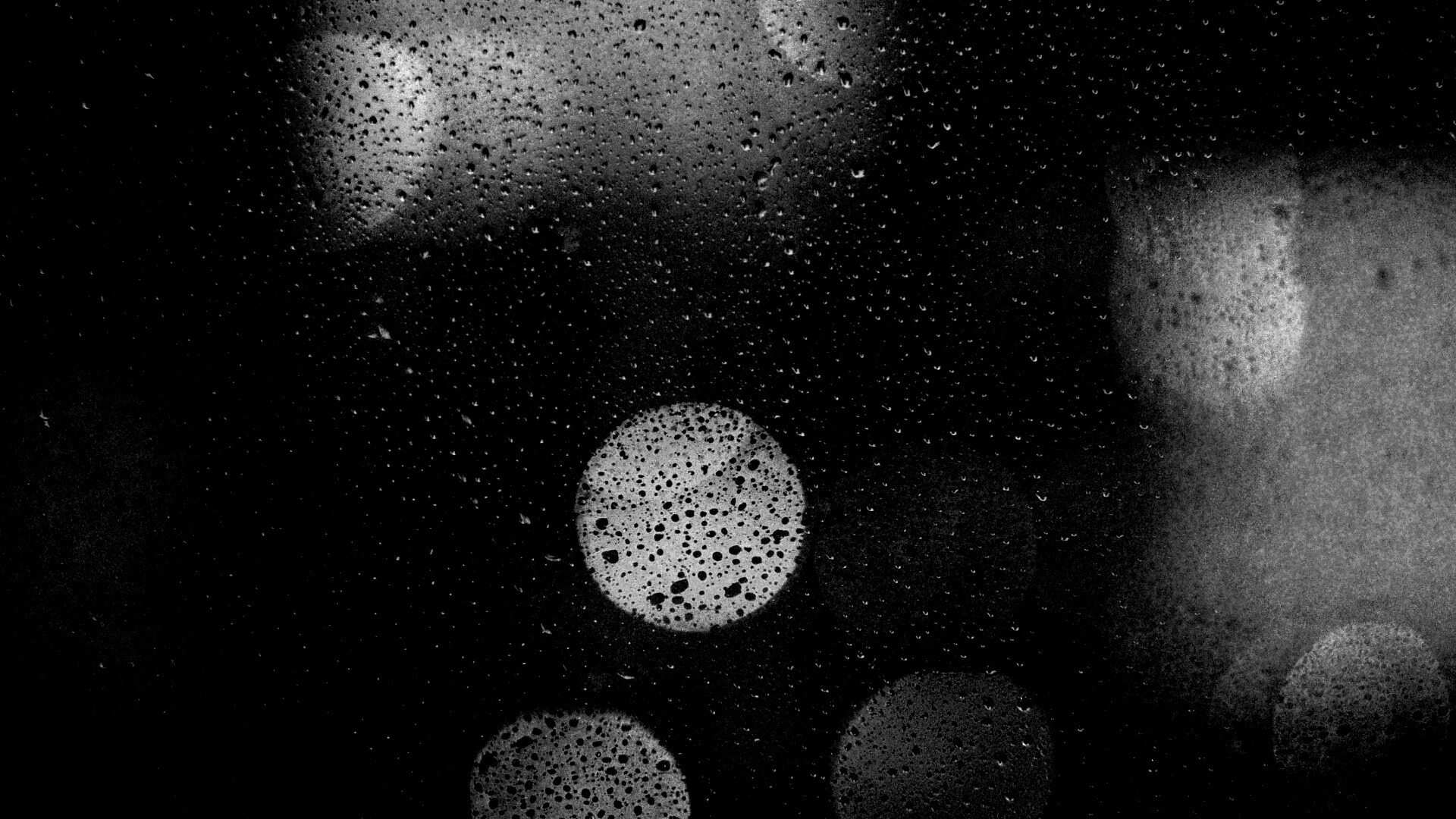 Блики за мокрым стеклом обои