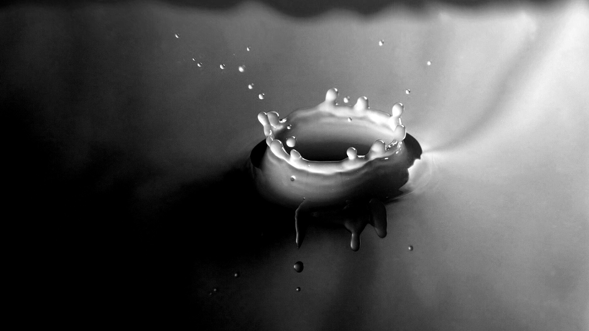 Синий всплеск воды обои