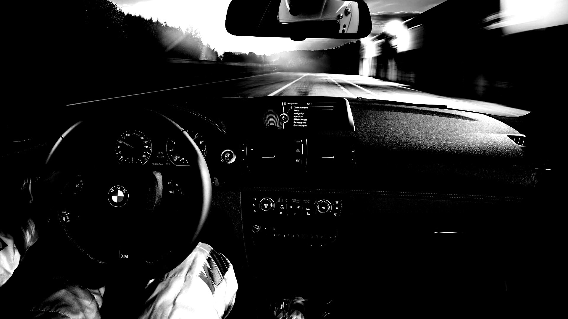 За рулём BMW обои