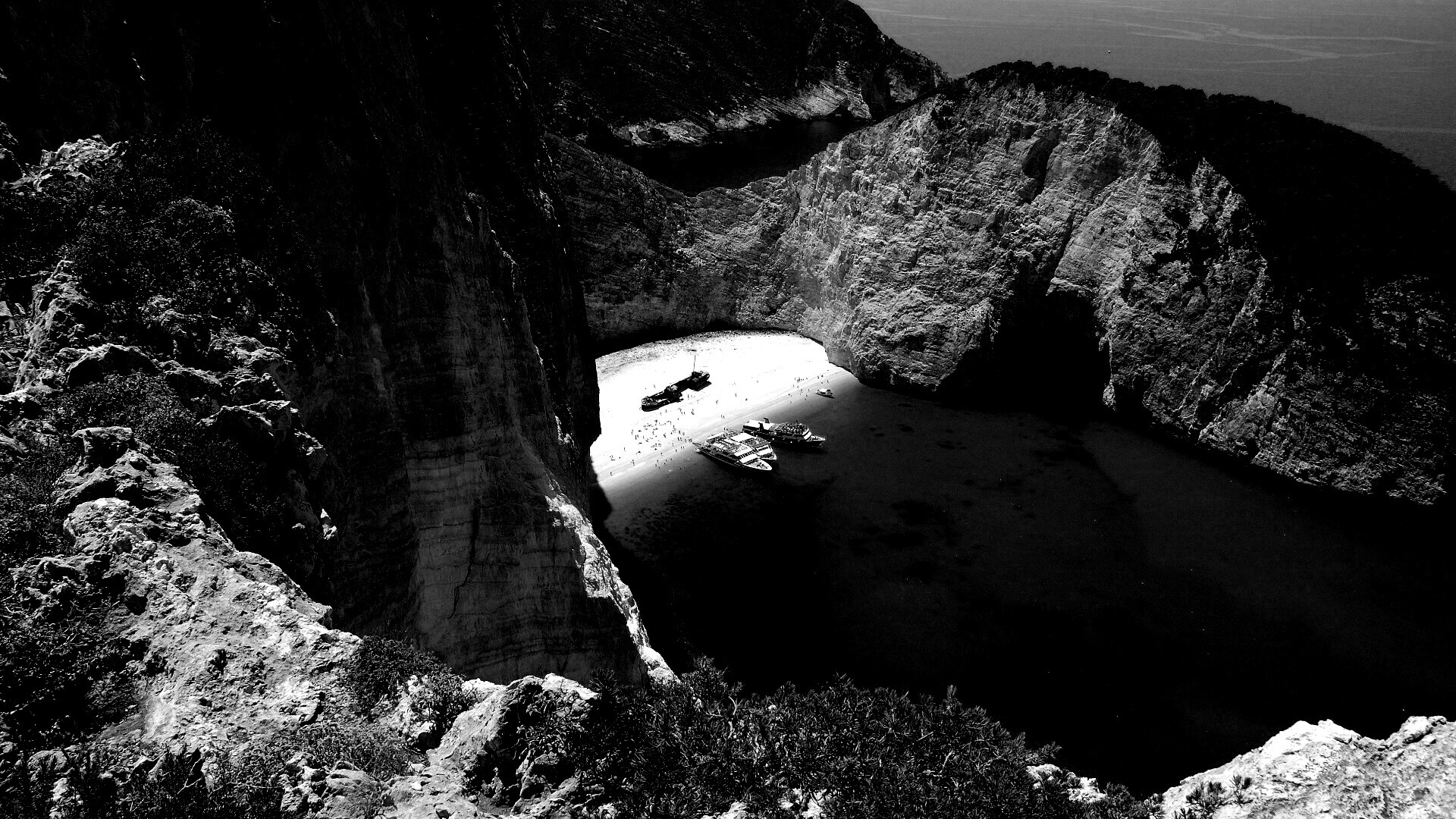 Яхты в бухте обои