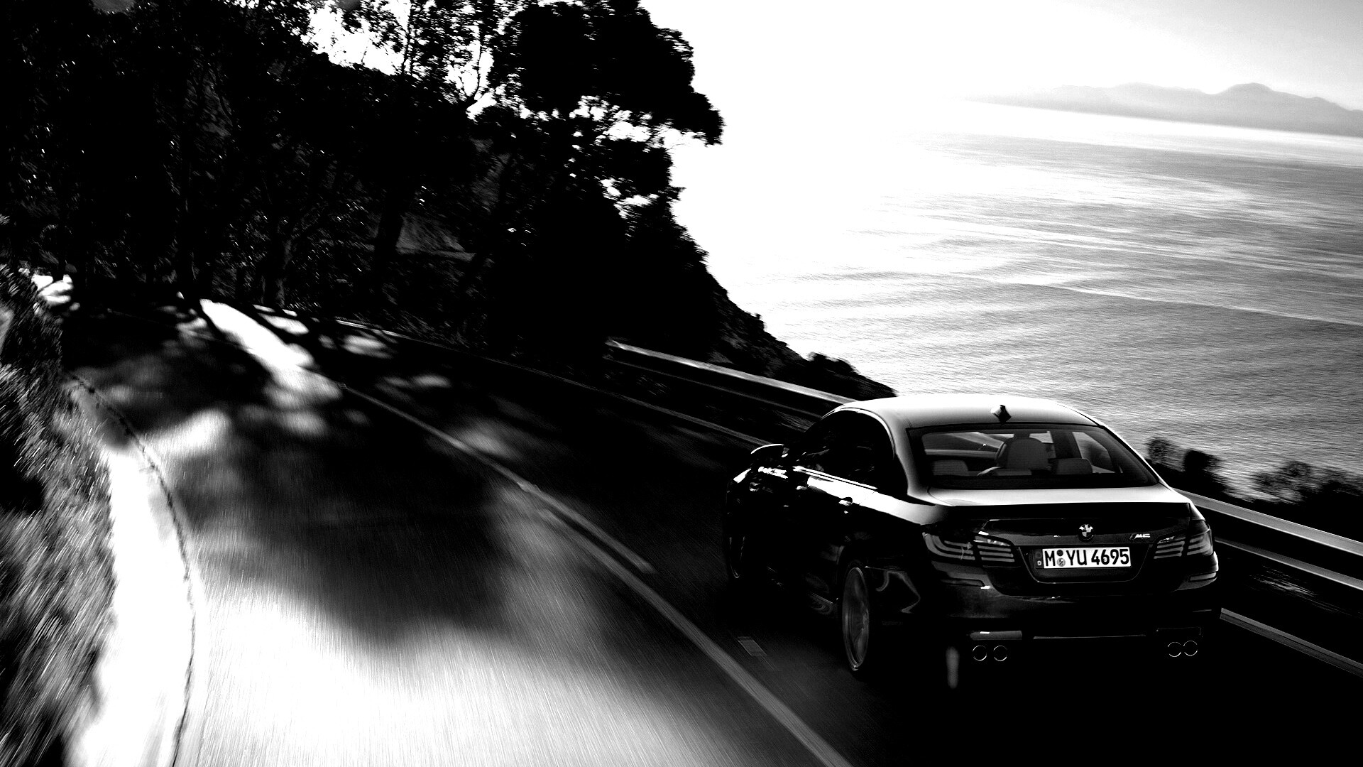 BMW F10 на горной дороге  обои