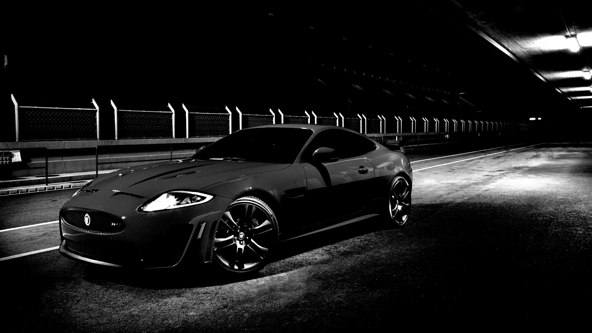 Синий спорткар на гоночном треке обои