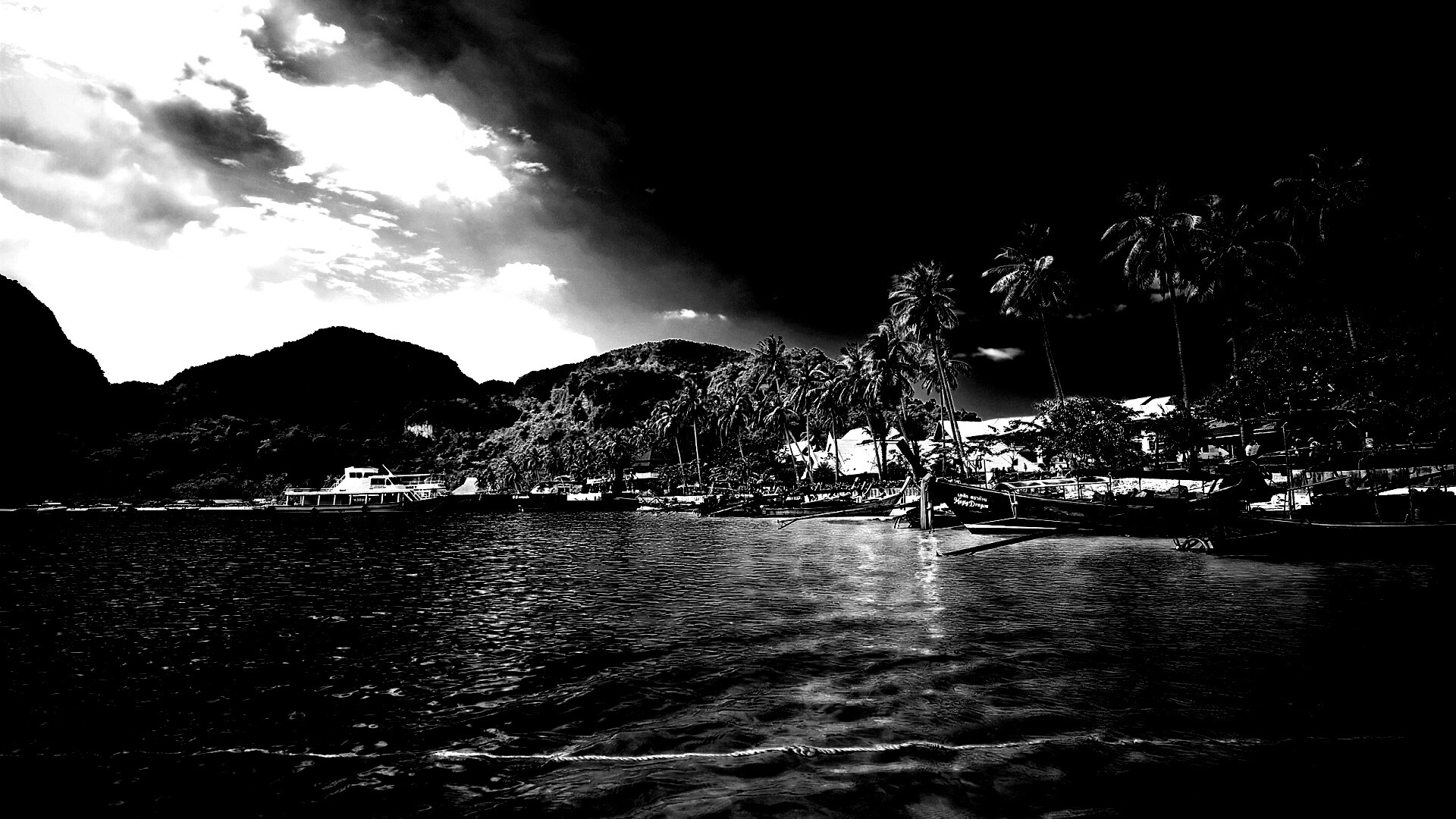 Призрачный пляж обои